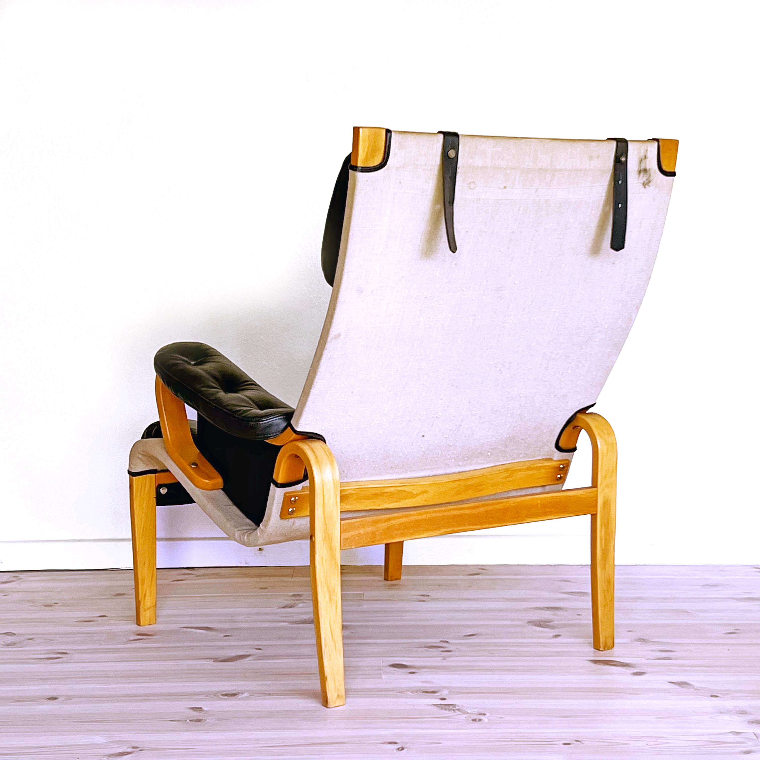 Late 20th Century Vintage danish lounge chair and ottoman in the style of Pernilla Bruno Mathsson For Sale
