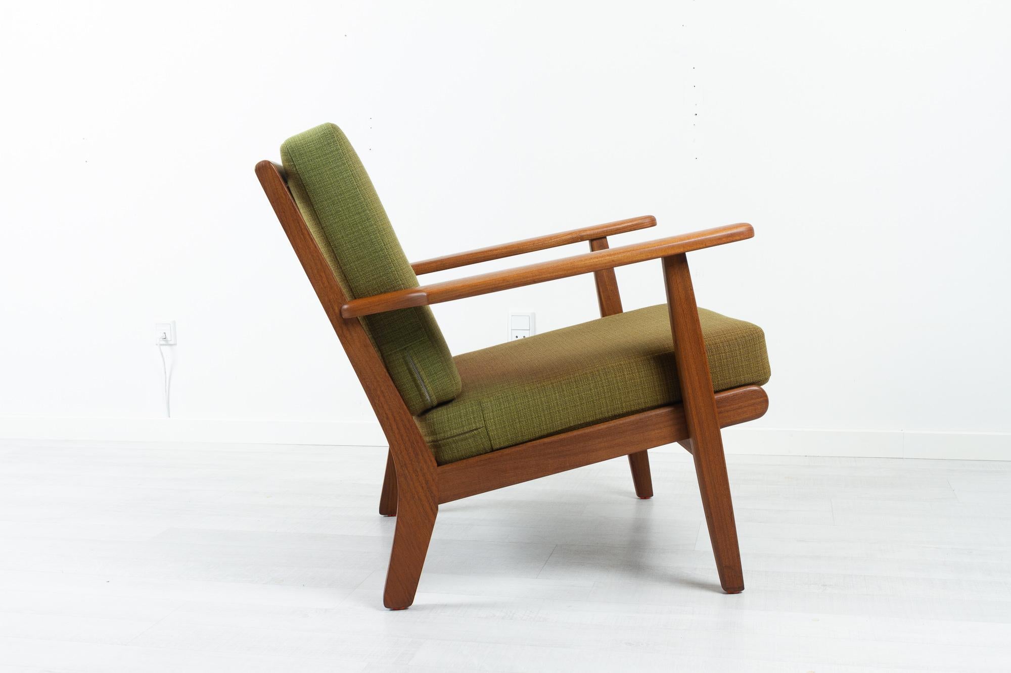 Mid-Century Modern Vintage Danish Lounge Chair by Aage Pedersen for Getama, 1960s For Sale