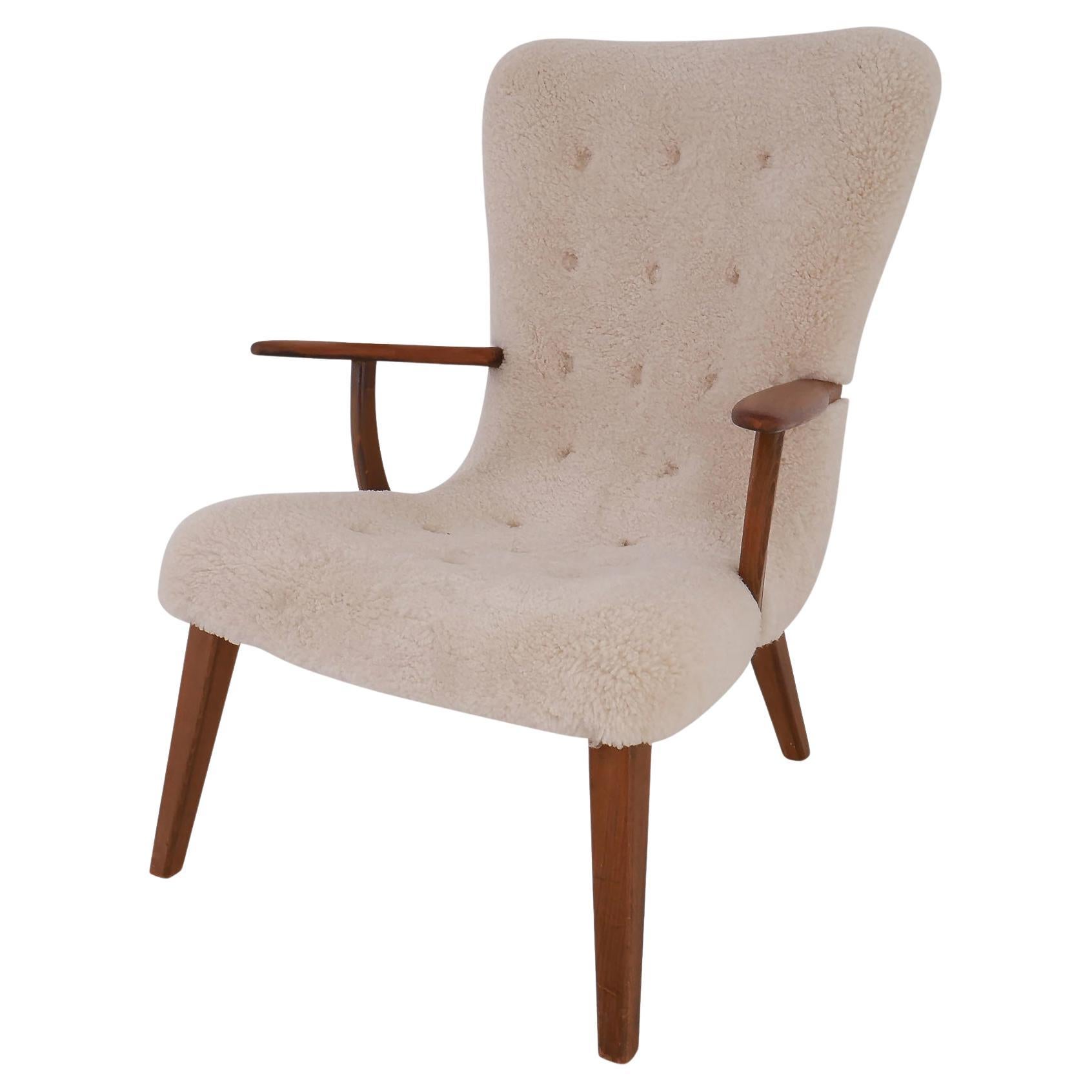 Sedia da salotto danese vintage in stile Arnold Madsen, in pelle di pecora in vendita