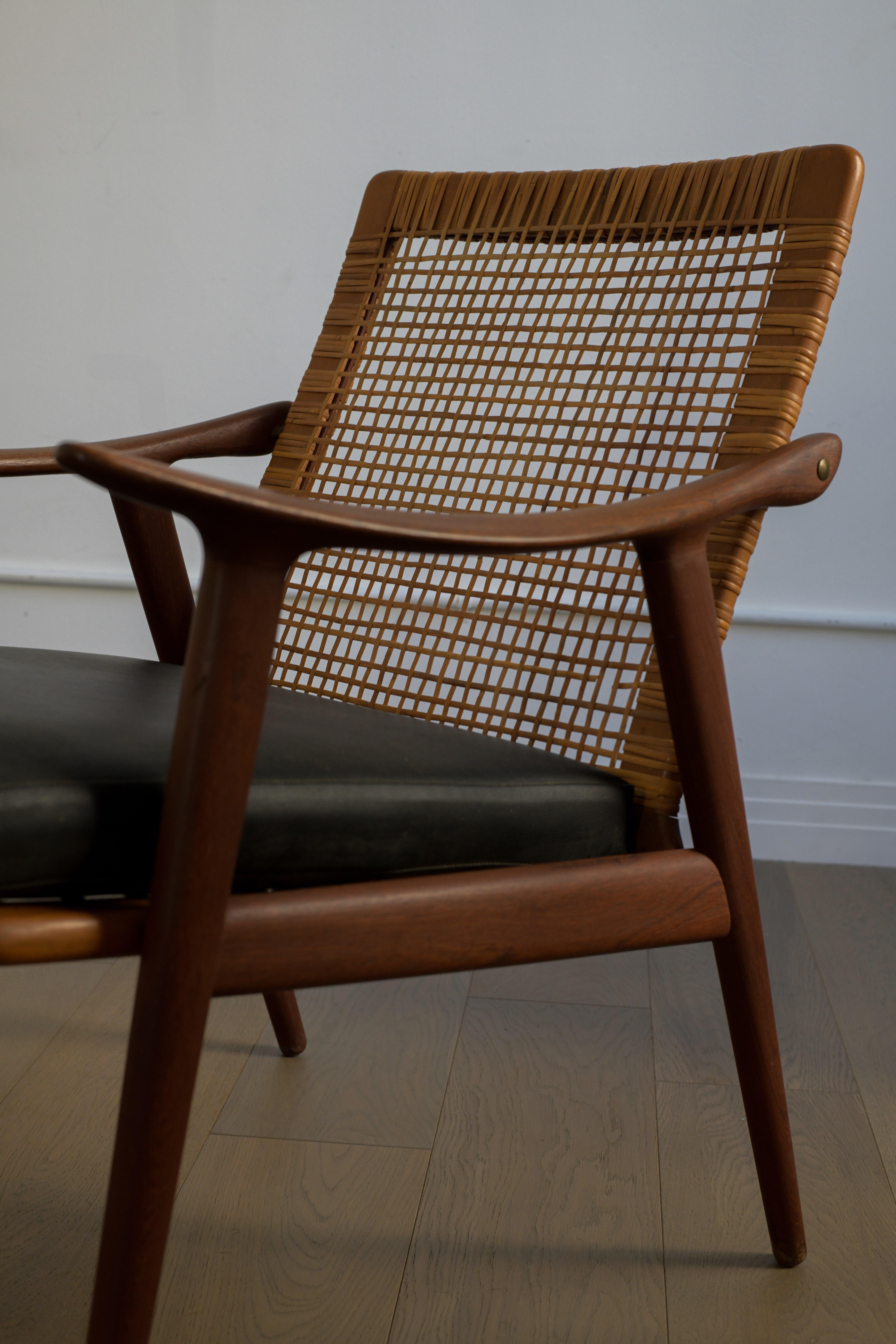 Milieu du XXe siècle Chaise longue danoise vintage dans le style de Peter Hvidt en vente