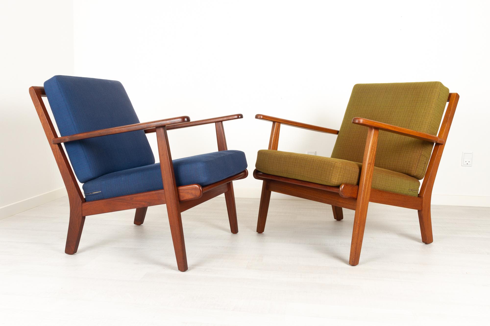 Vintage Danish Lounge Chairs by Aage Pedersen for GETAMA 1960s, Set of 2 In Good Condition For Sale In Asaa, DK
