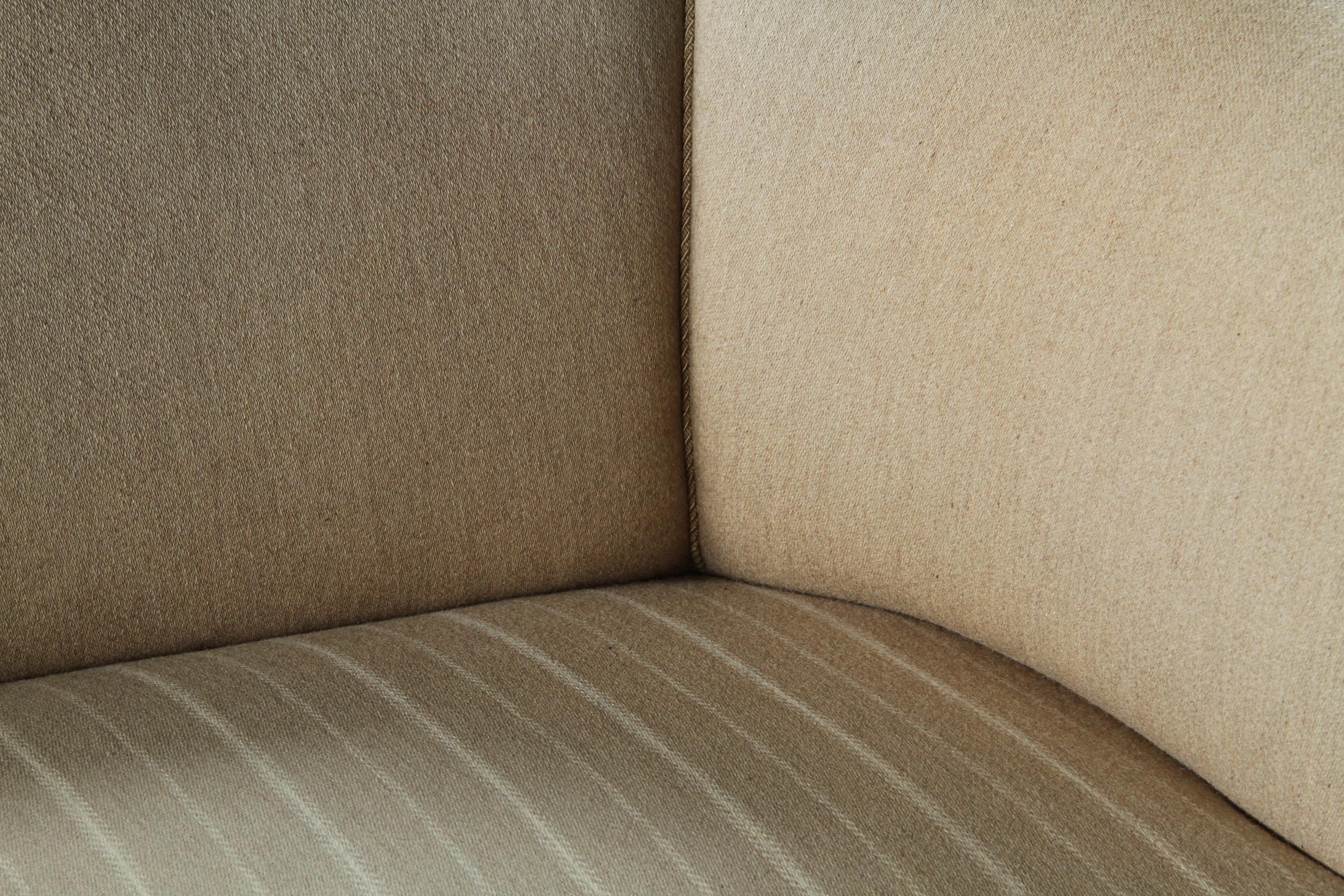 Vintage Danish Loveseat Curved Cabinetmaker Sofa, 1940s en vente 5