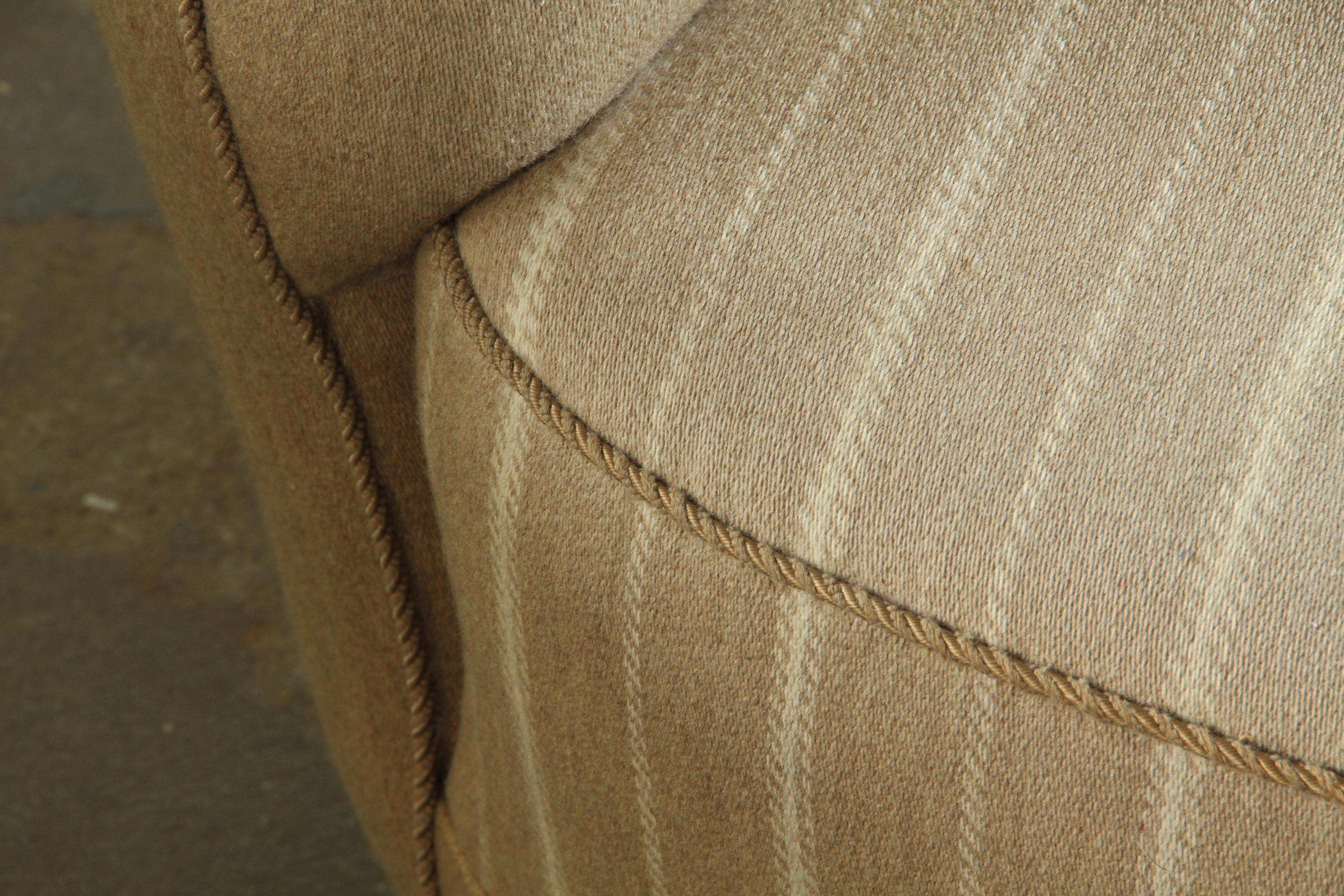 Vintage Danish Loveseat Curved Cabinetmaker Sofa, 1940s en vente 7