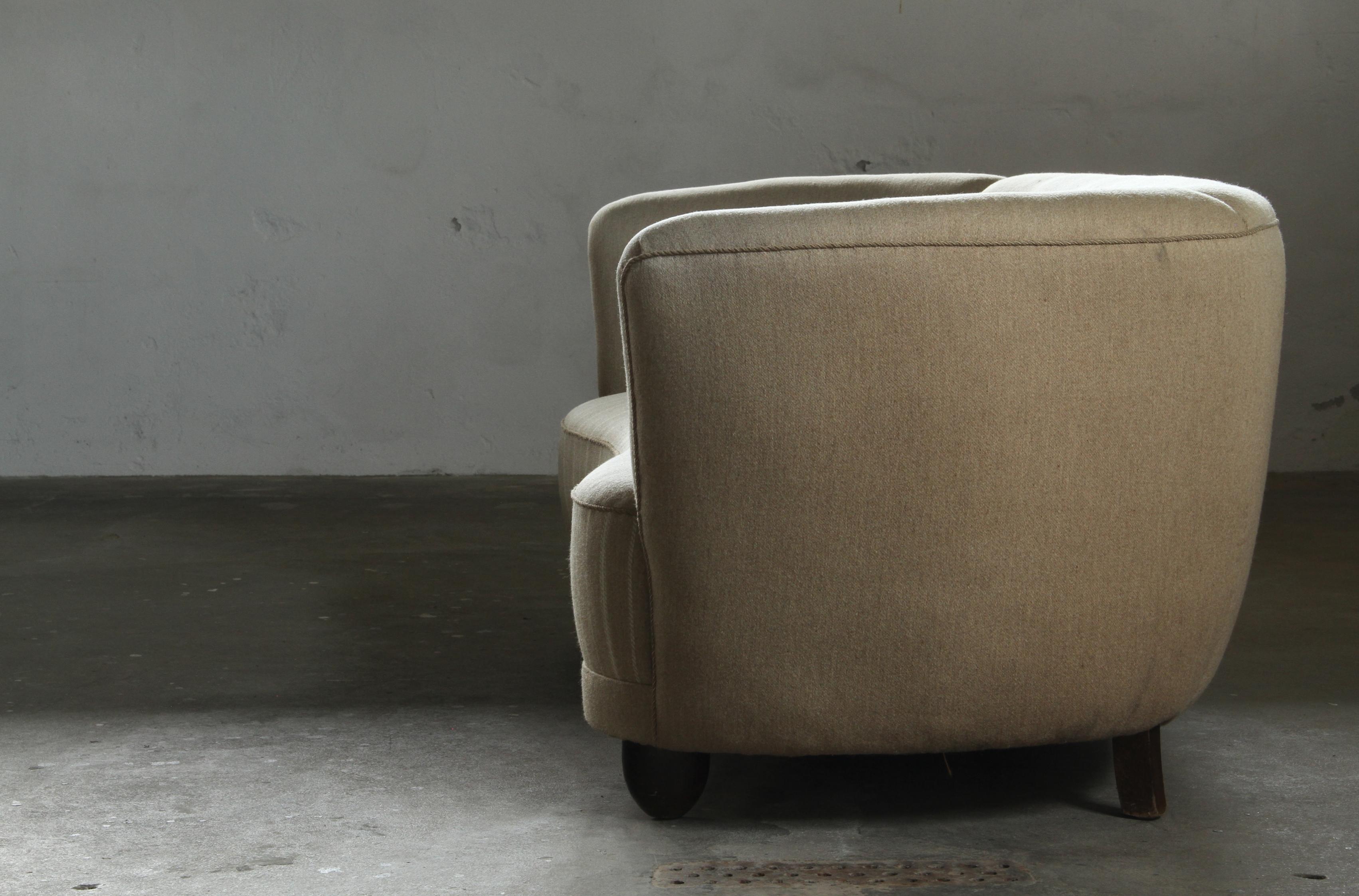 Vintage Danish Loveseat Curved Cabinetmaker Sofa, 1940s en vente 2