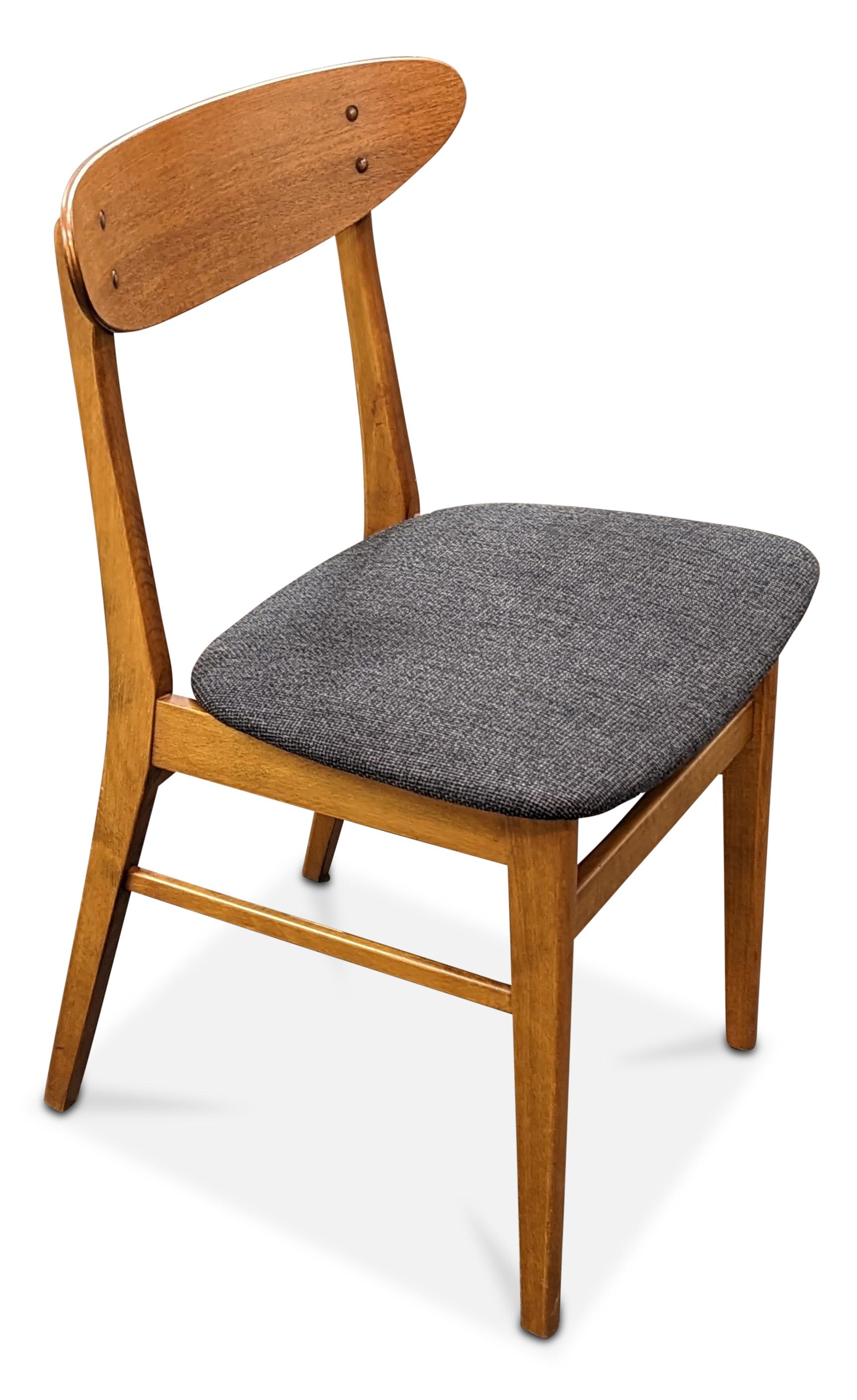 Mid-20th Century Vintage Danish Mid Century 2 Farstrup Dining Chairs, 112290