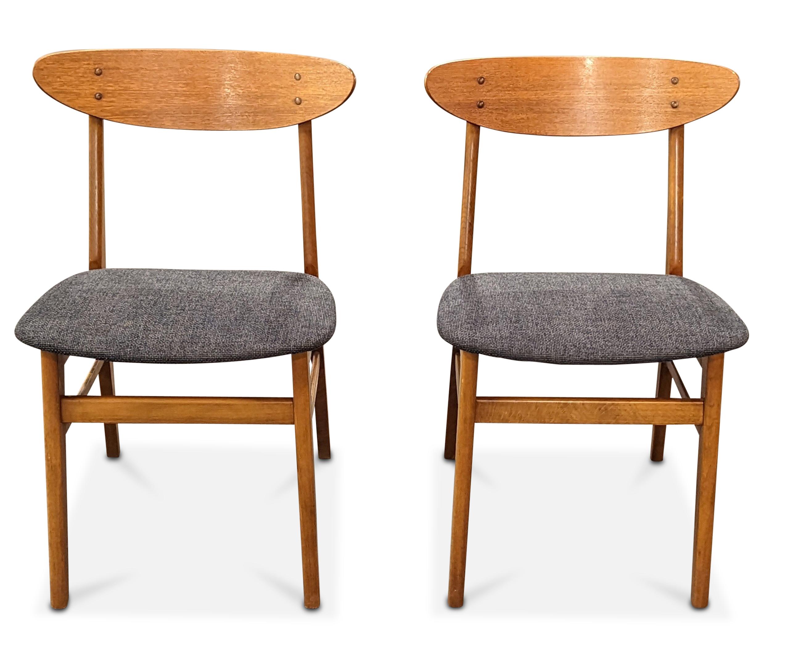 Vintage Danish Mid Century 2 Farstrup Dining Chairs, 112290 1