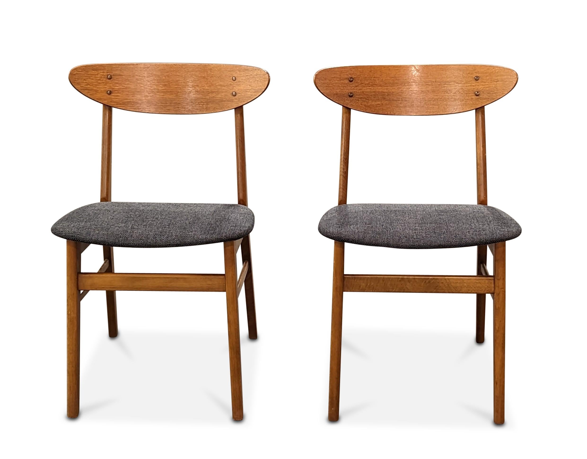 Vintage Danish Mid Century 2 Farstrup Dining Chairs, 112290 2