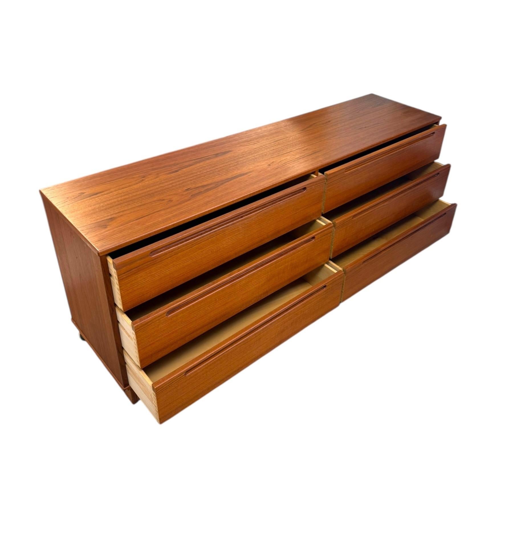 Vintage Danish Mid Century 6-Drawer Teak Dresser Attributed to Nils Jonsson. For Sale 5