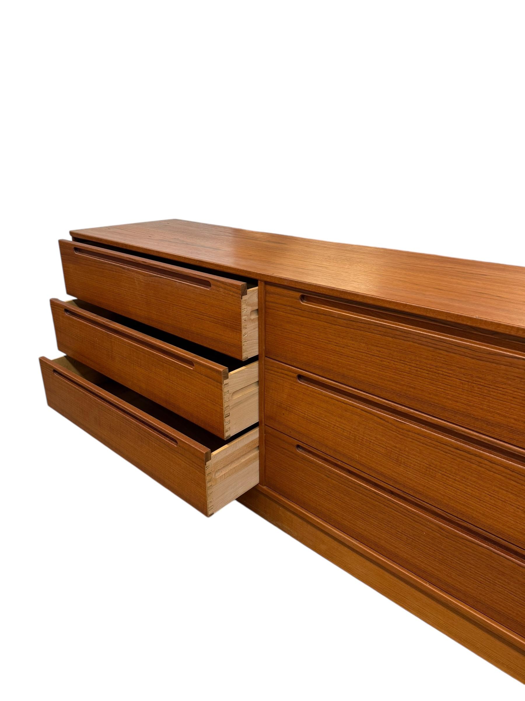 Vintage Danish Mid Century 6-Drawer Teak Dresser Attributed to Nils Jonsson. For Sale 6