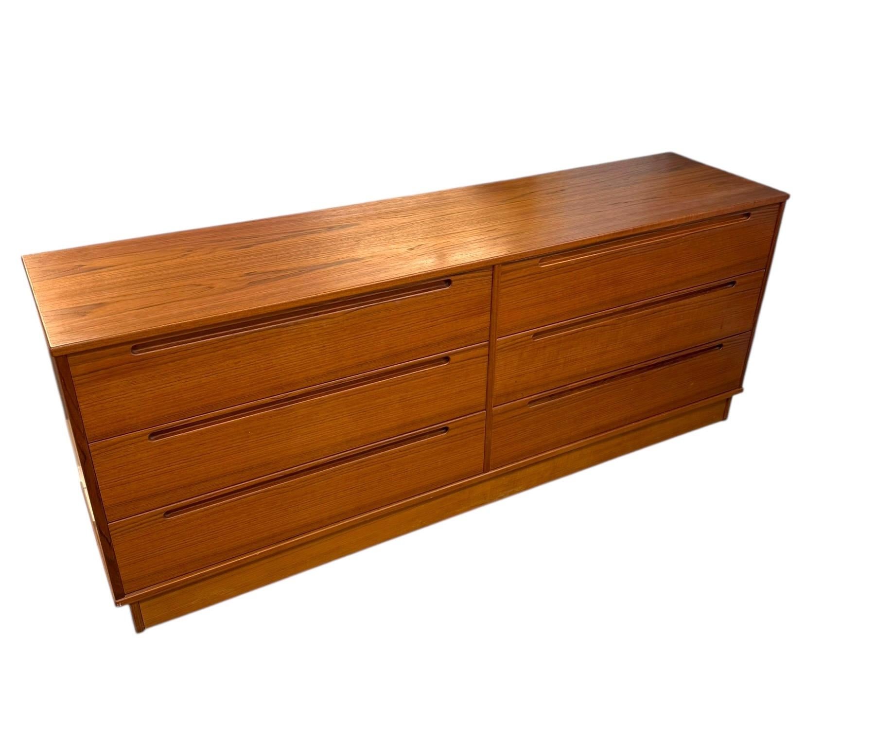 Mid-Century Modern Vintage Danish Mid Century 6-Drawer Teak Dresser Attributed to Nils Jonsson. For Sale