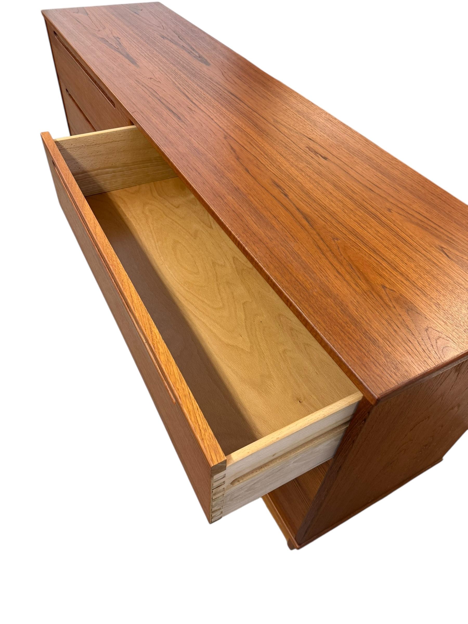 Vintage Danish Mid Century 6-Drawer Teak Dresser Attributed to Nils Jonsson. For Sale 4