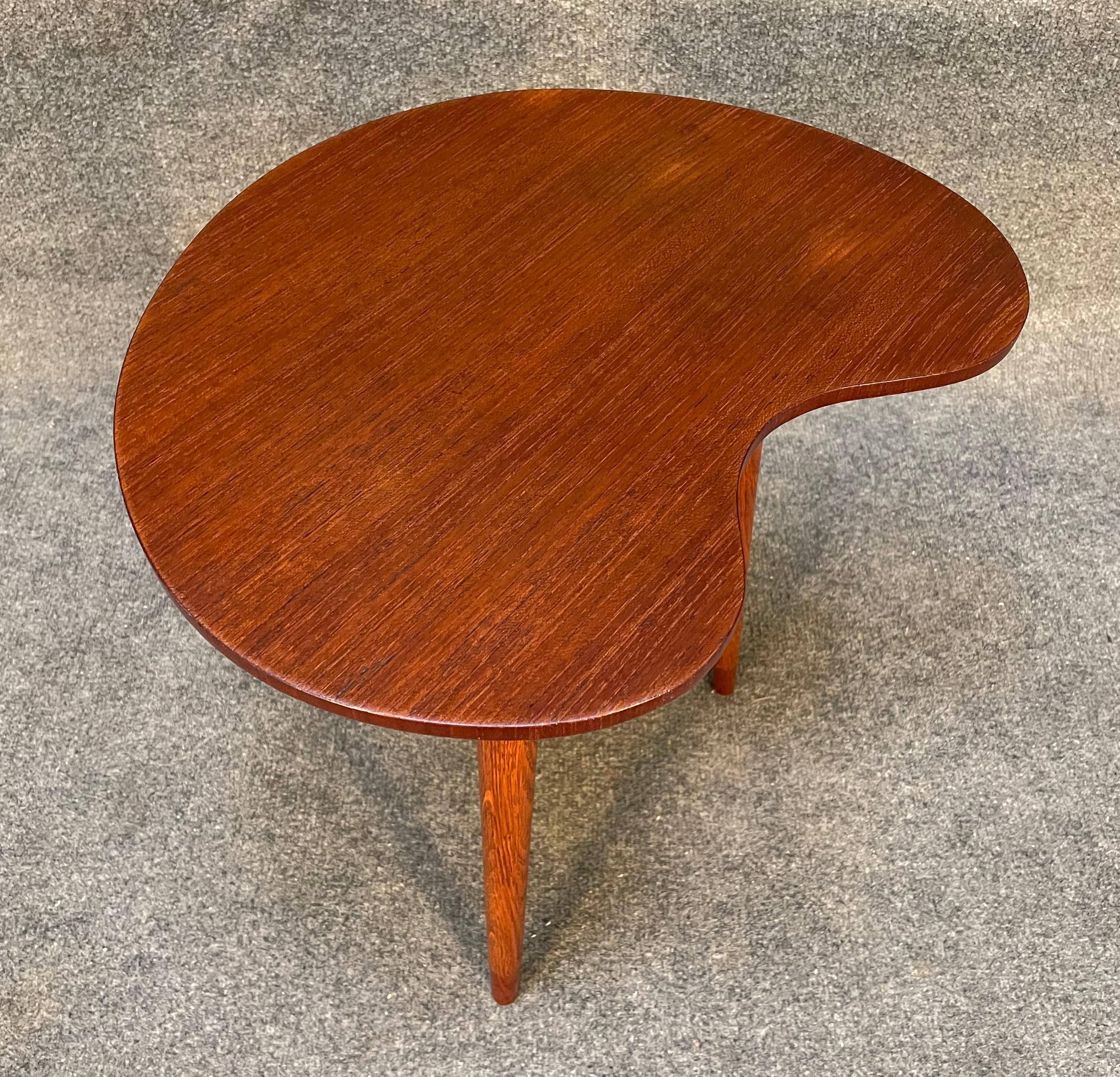 Here is a beautiful 1960's scandinavian modern end table in teak & oak manufactured by Gorm Mobler in Denmark in the 1960's.
This lovely side table, recently imported rom Europe to California before its refinishing, features a vibrant wood grain on