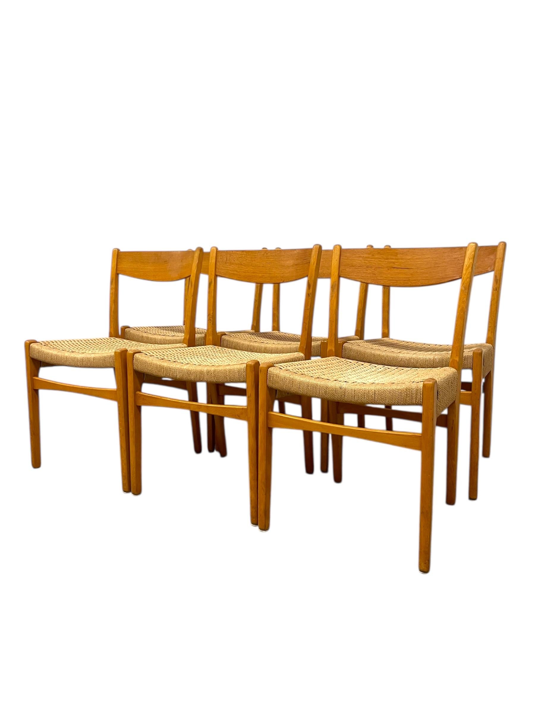 Vintage Danish Mid-Century Dining Table and Chair Set by Skovmand & Andersen. im Angebot 1