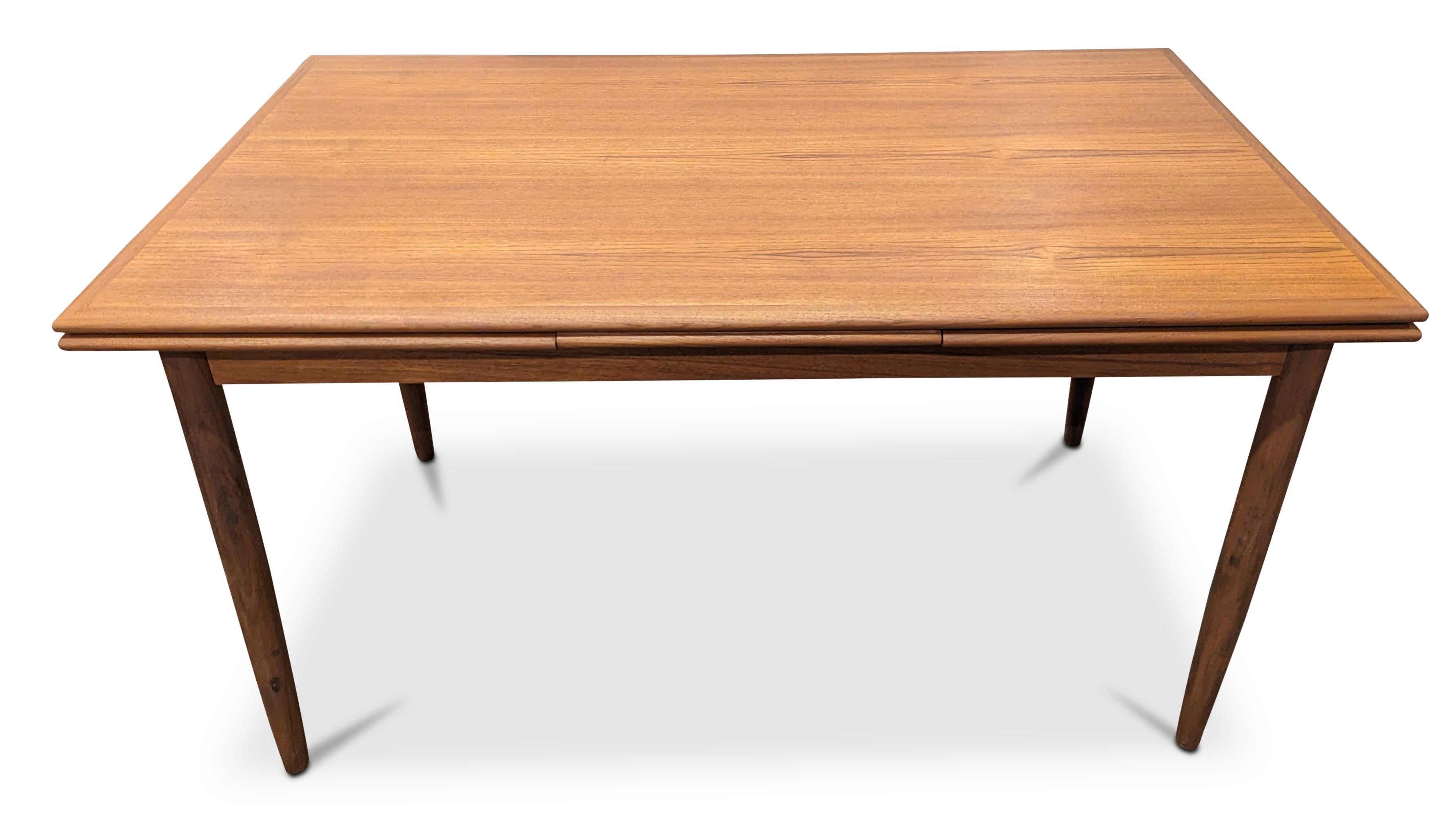 Vintage Danish Mid Century Dining Table w 2 Leaves - 082348 In Good Condition In Jersey City, NJ