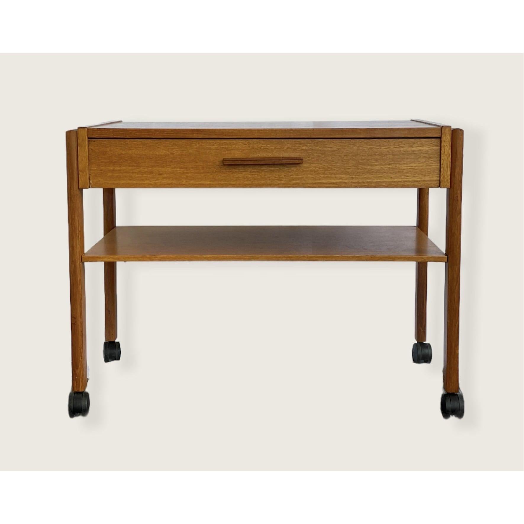 Vintage Danish Mid Century End Table With Casters In Good Condition For Sale In Seattle, WA