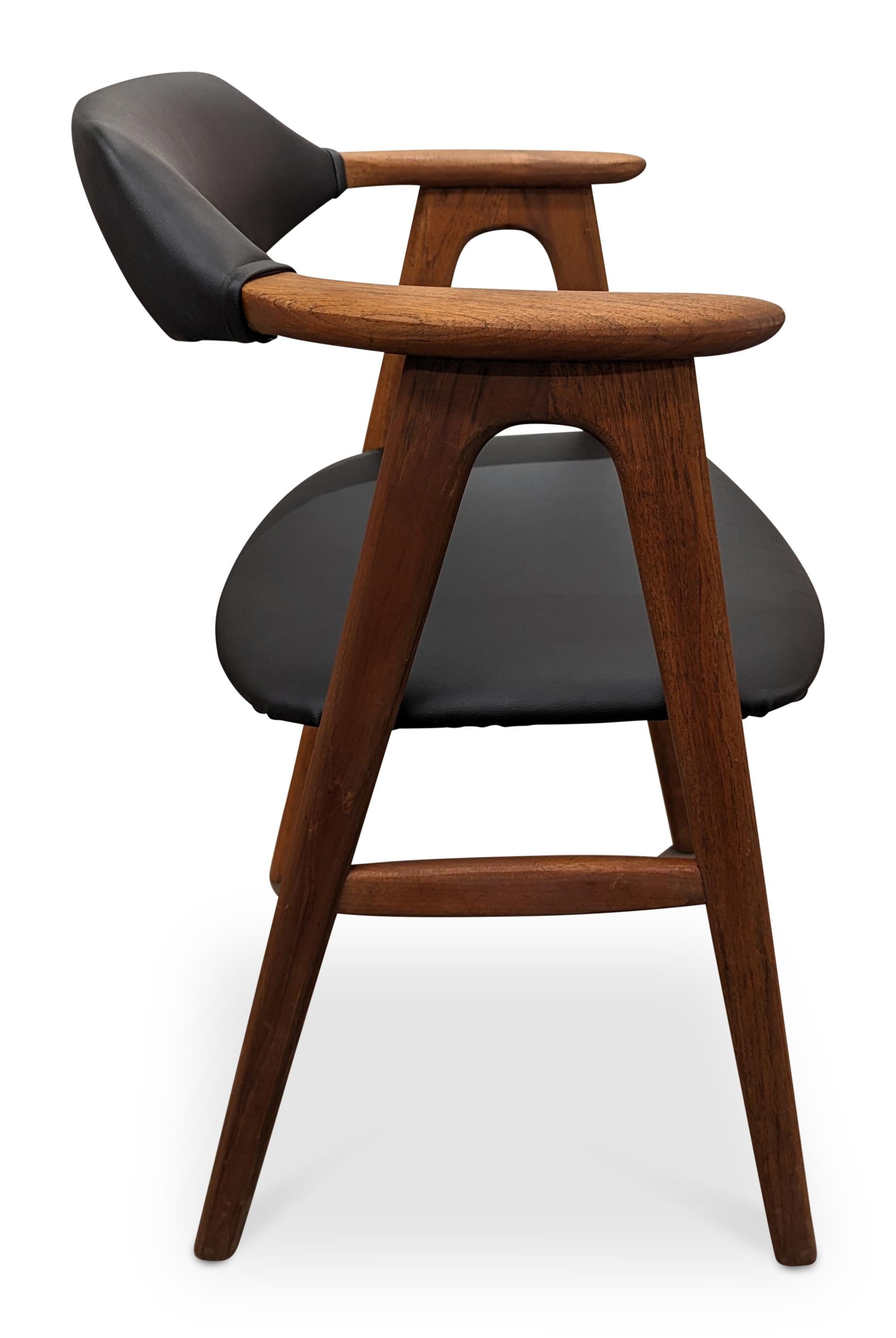  Vintage Danish Mid Century Erik Kirkegaard Arm Chair - 022430 In Good Condition In Jersey City, NJ