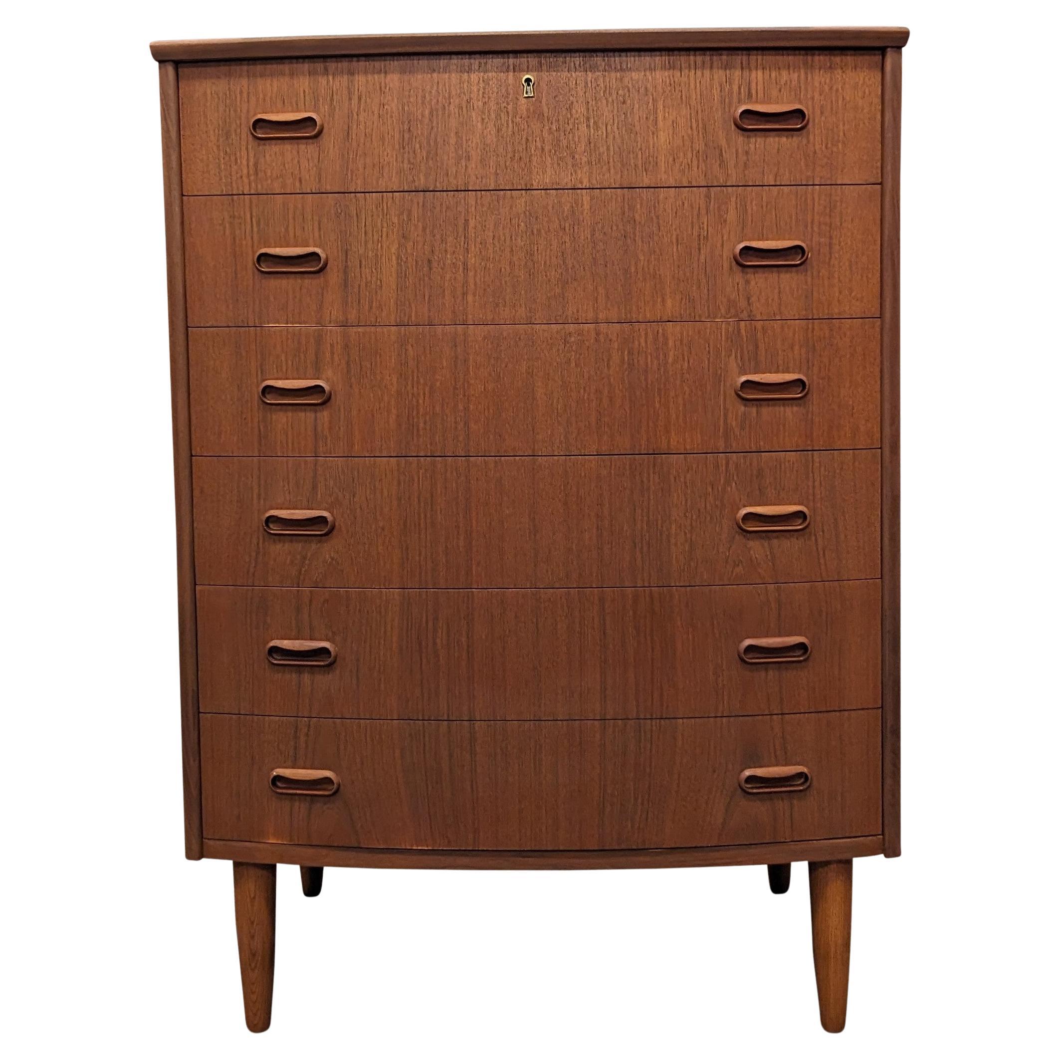 The piece is more than 65+ years old and some wear and tear can be expected, but we do everything we can to refurbish them in respect to the design. Vintage Danish mid-century modern, made in the 1950's - Recently refurbished

The piece is more than