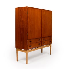 Vintage Danish Mid-Century Hutch/Wardrobe in Teak