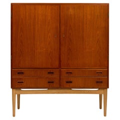 Vintage Danish Mid-Century Hutch/Wardrobe in Teak