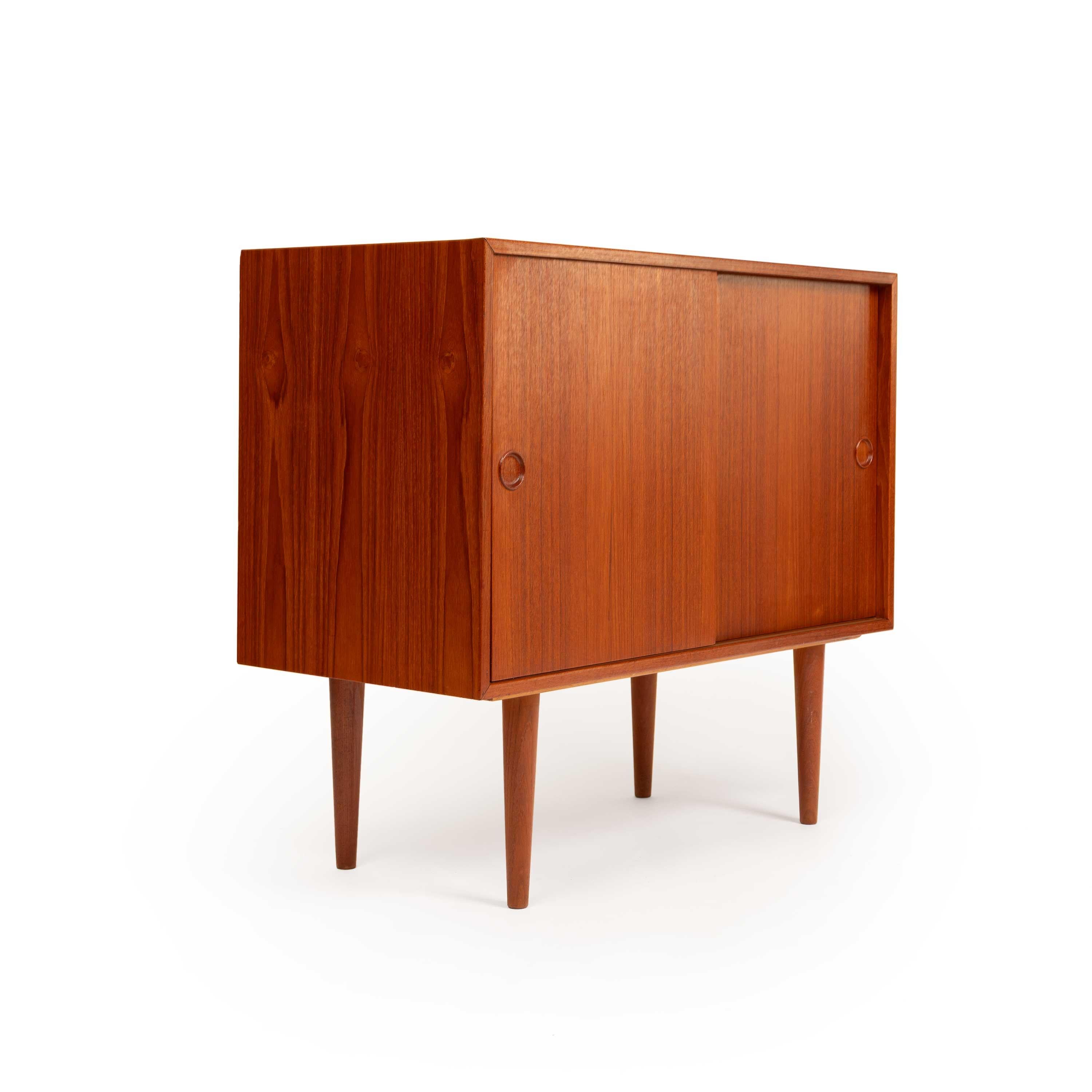 Vintage Danish Mid-Century Kai Kristansen Teakholz Credenza 1960s im Zustand „Gut“ im Angebot in Emeryville, CA
