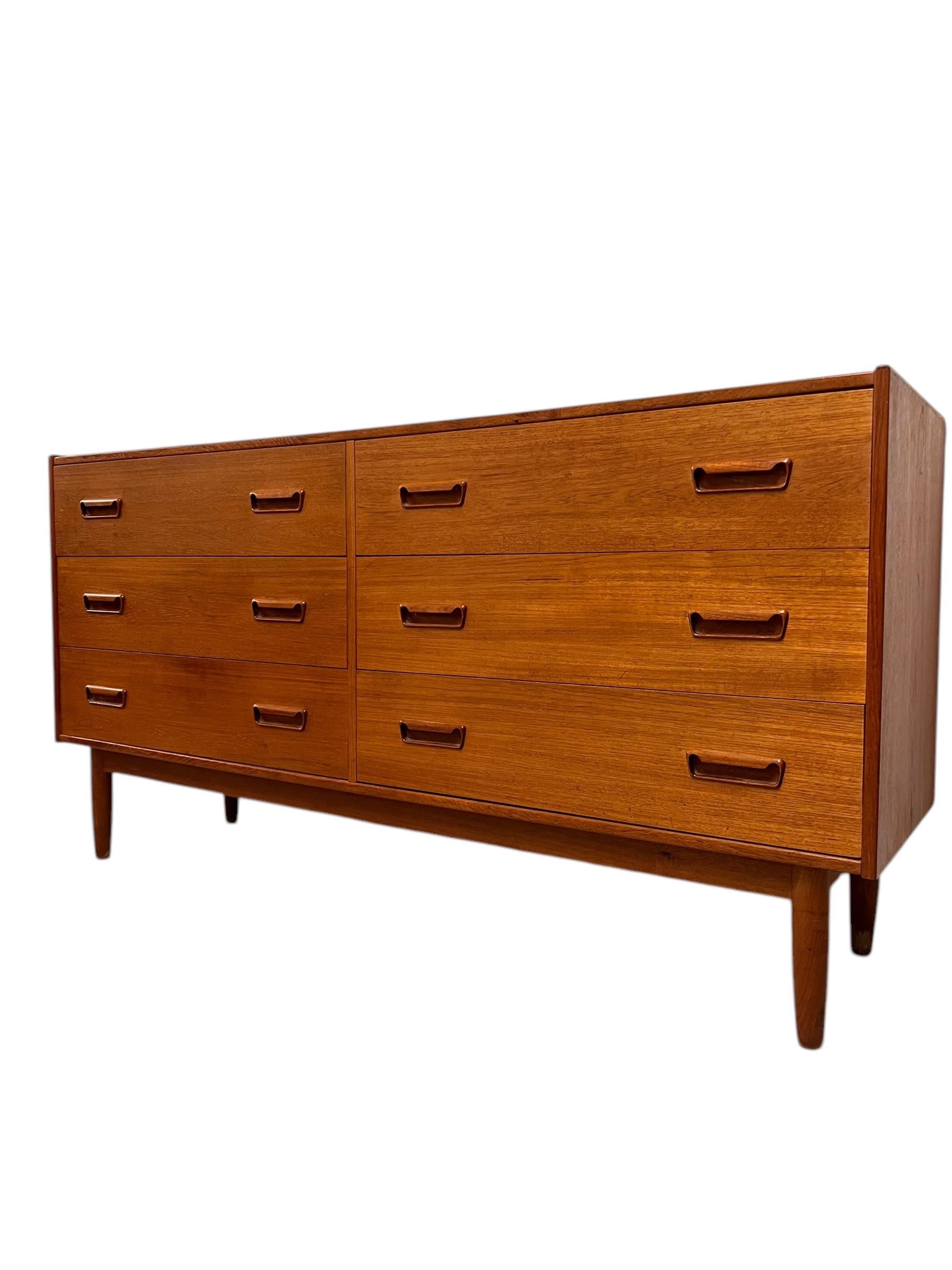 Comò danese d'epoca a 6 cassetti in teak importato dalla Danimarca. in vendita 4
