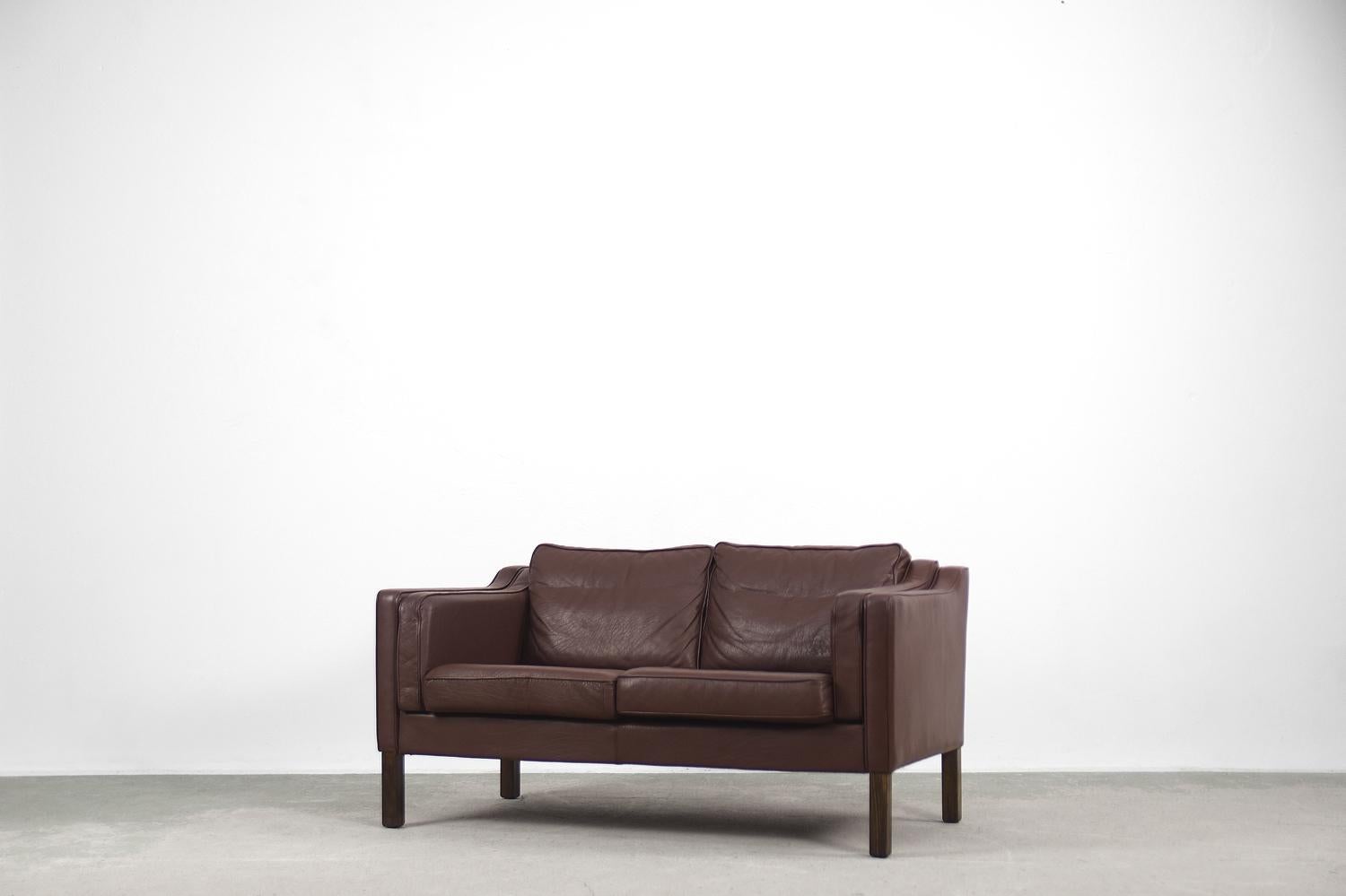 Divano danese d'epoca in pelle marrone The Modern Scandinavian, anni '70 in vendita 4