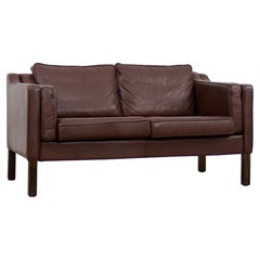 Divano danese d'epoca in pelle marrone The Modern Scandinavian, anni '70