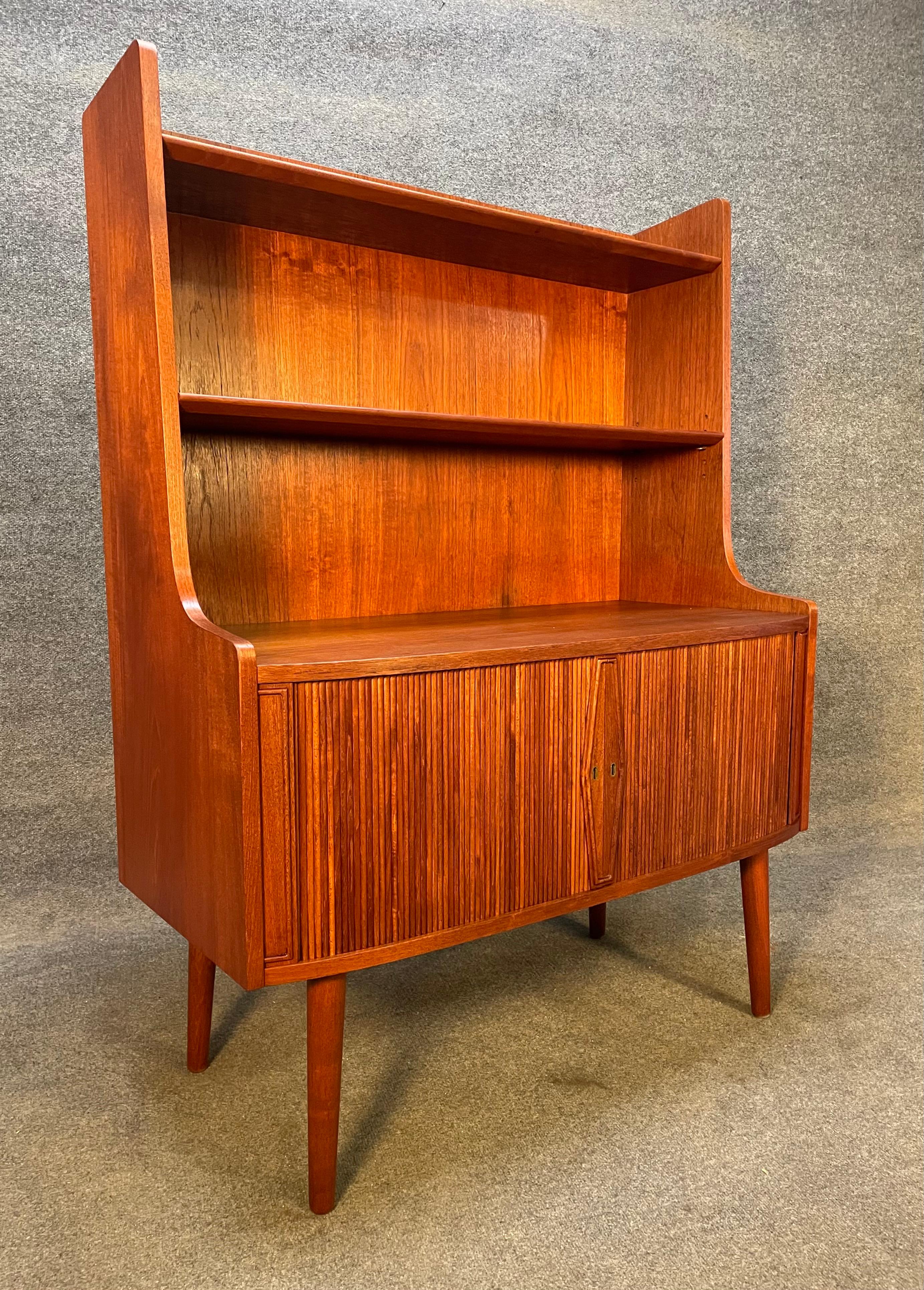 Vintage Danish Mid-Century Modern Cabinet Bookcase by Johannes Sorth In Good Condition In San Marcos, CA
