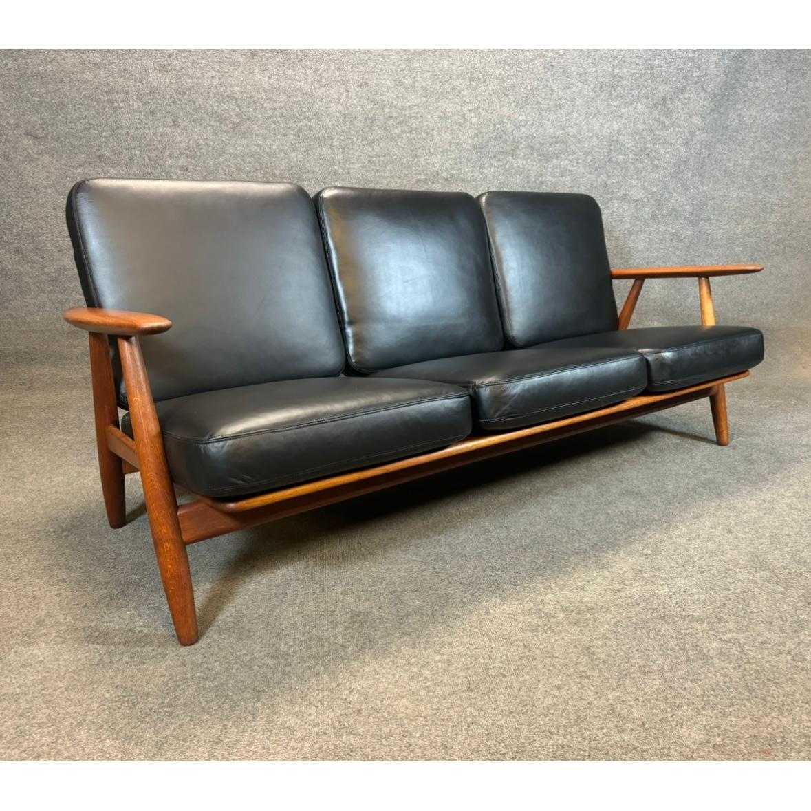 Dänisches Mid-Century-Modern-Sofa „Cigar“ Ge-240 von Hans Wagner für Getama, Vintage im Angebot 3