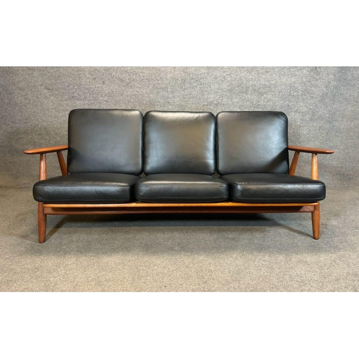 Dänisches Mid-Century-Modern-Sofa „Cigar“ Ge-240 von Hans Wagner für Getama, Vintage (Skandinavische Moderne) im Angebot