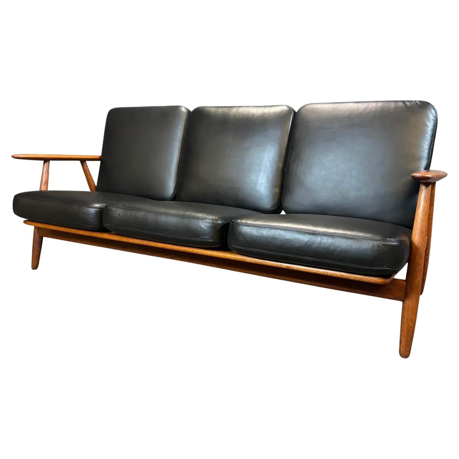 Dänisches Mid-Century-Modern-Sofa „Cigar“ Ge-240 von Hans Wagner für Getama, Vintage im Angebot