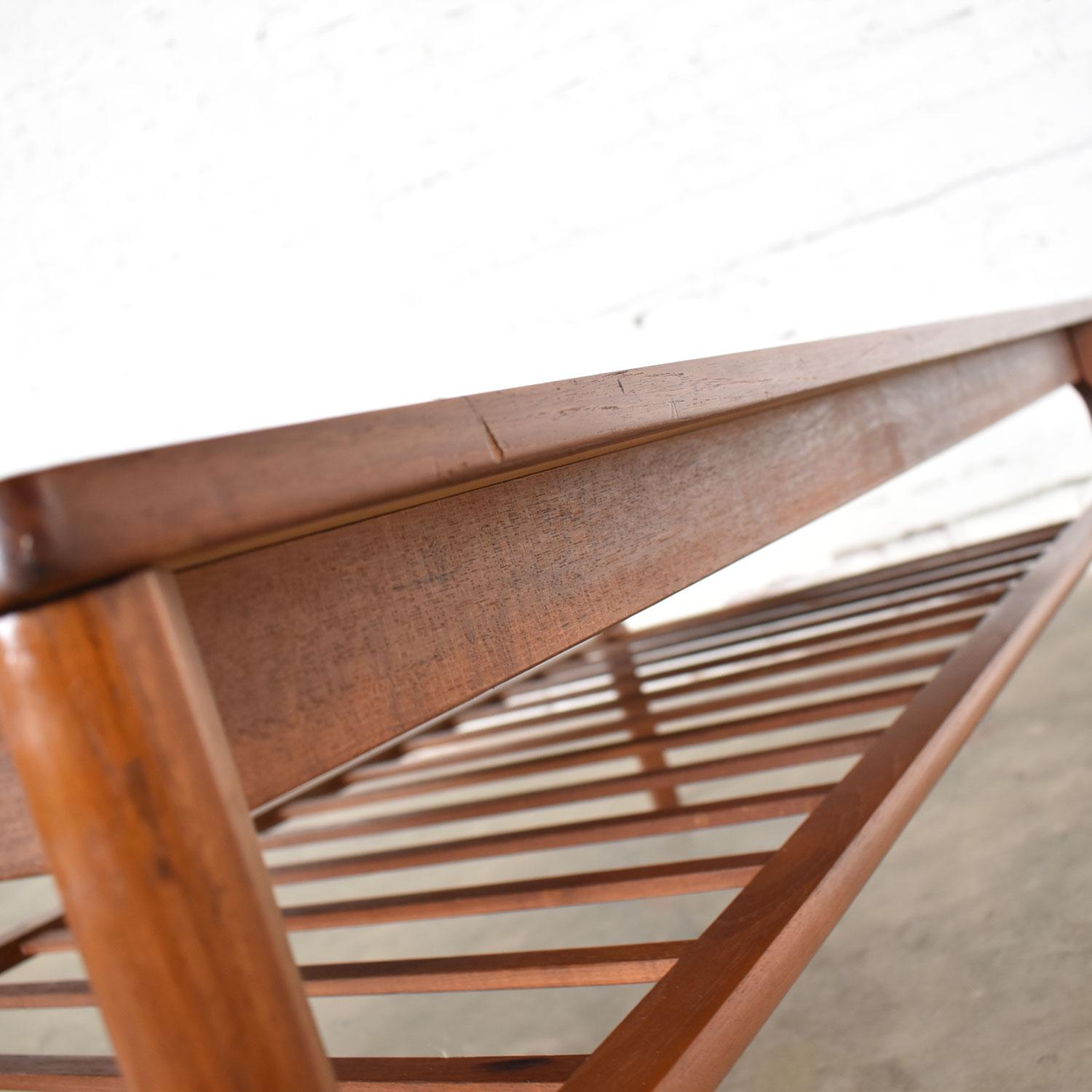 Dänischer Mid-Century Modern-Couchtisch aus Teakholz von Mobelfabrikken Toften, Vintage im Angebot 5