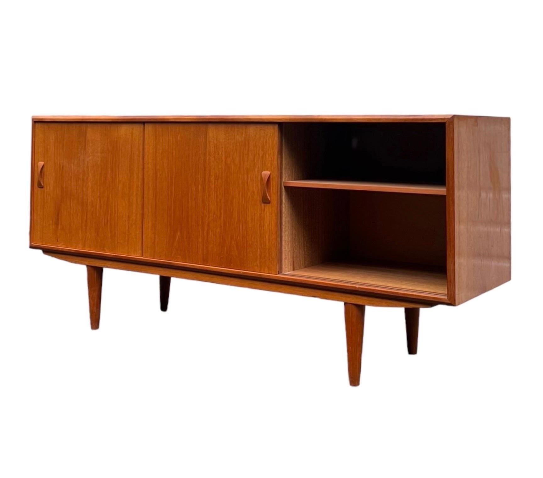 Early 18th Century Vintage Danish Mid-Century Modern Credenza by Clausen and Sons Dovetail Drawers For Sale