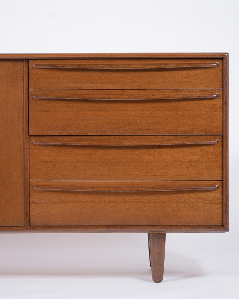 Vintage Mid-Century Modern Danish Credenza In Good Condition For Sale In Los Angeles, CA
