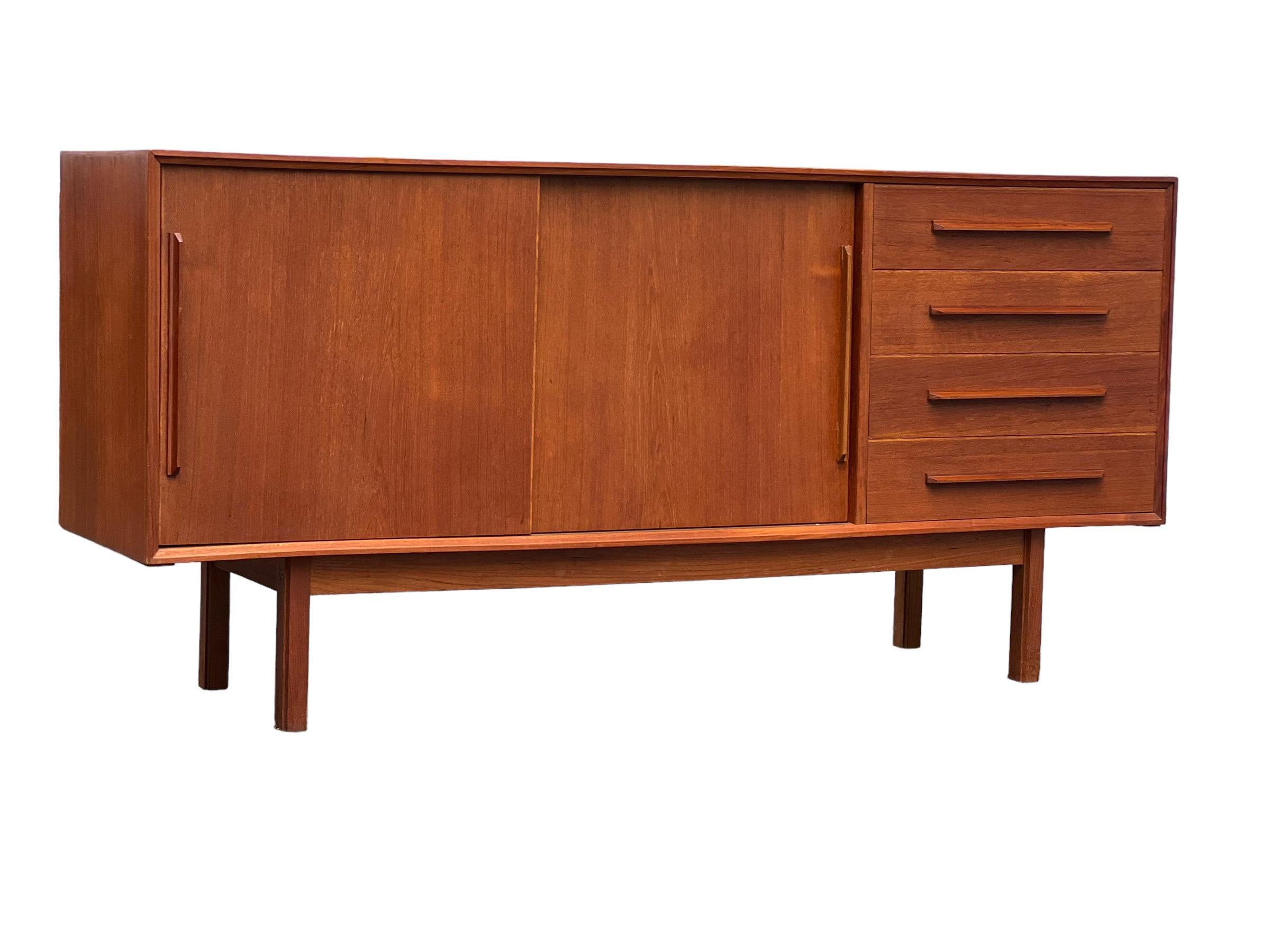 Vintage Danish Mid Century Modern Credenza or Media Stand Anne Vodder Style  In Good Condition For Sale In Seattle, WA