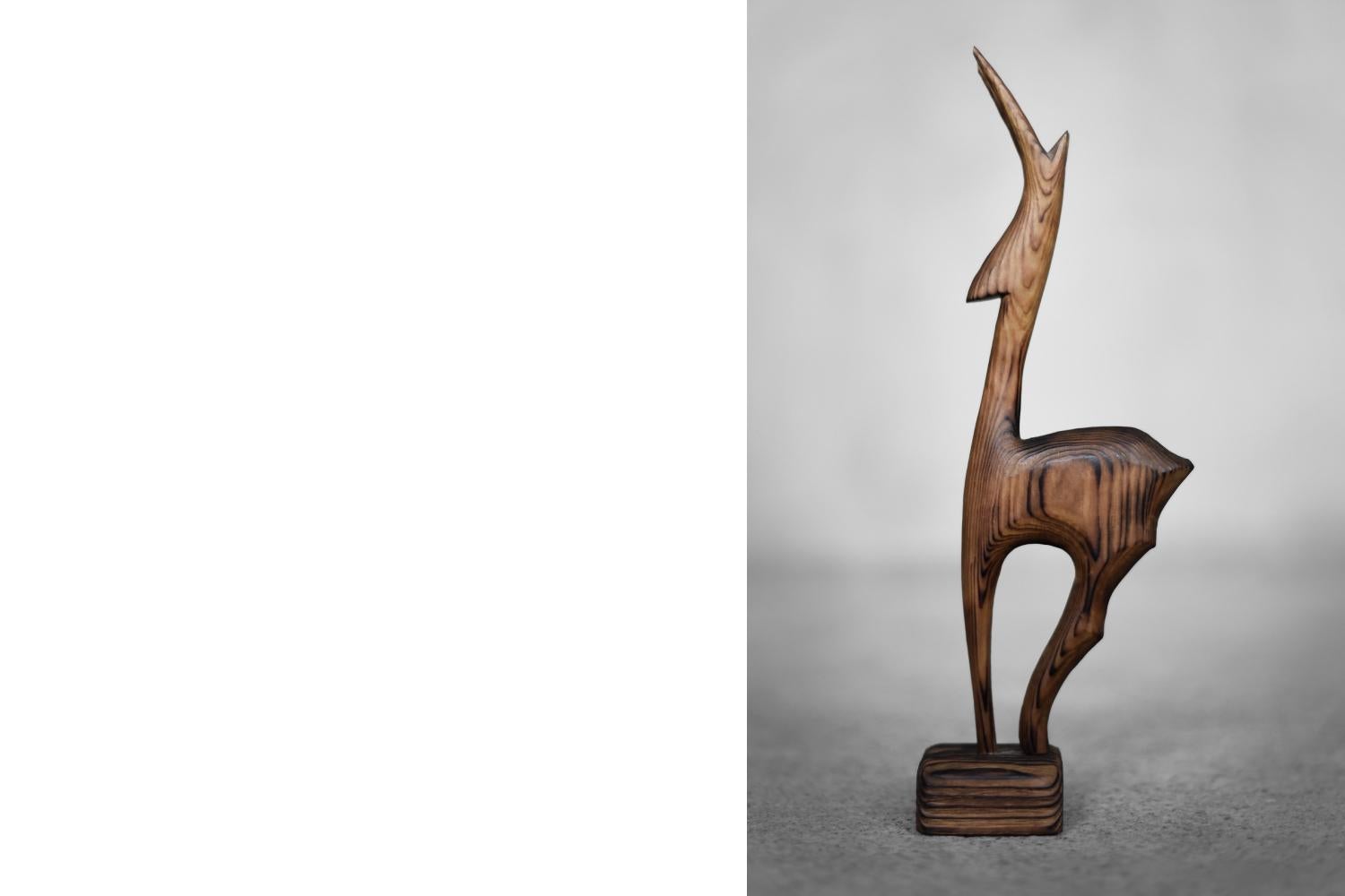 Figurina di gazzella in legno scuro danese d'epoca del Mid-Century Modern, anni '60 In condizioni buone in vendita a Warszawa, Mazowieckie
