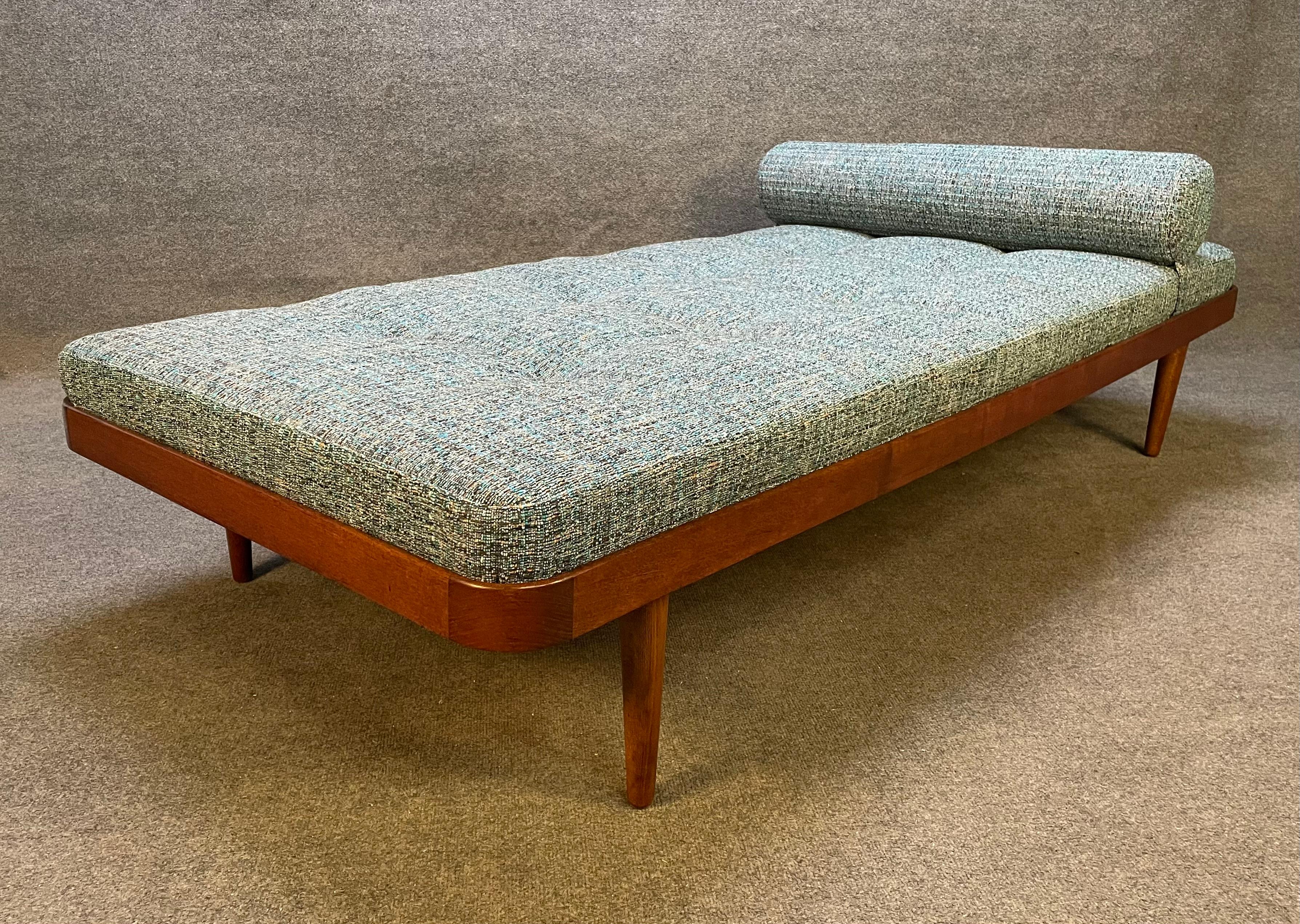 Vintage Danish Mid Century Daybed by Horsens Mobelfabrik In Good Condition In San Marcos, CA