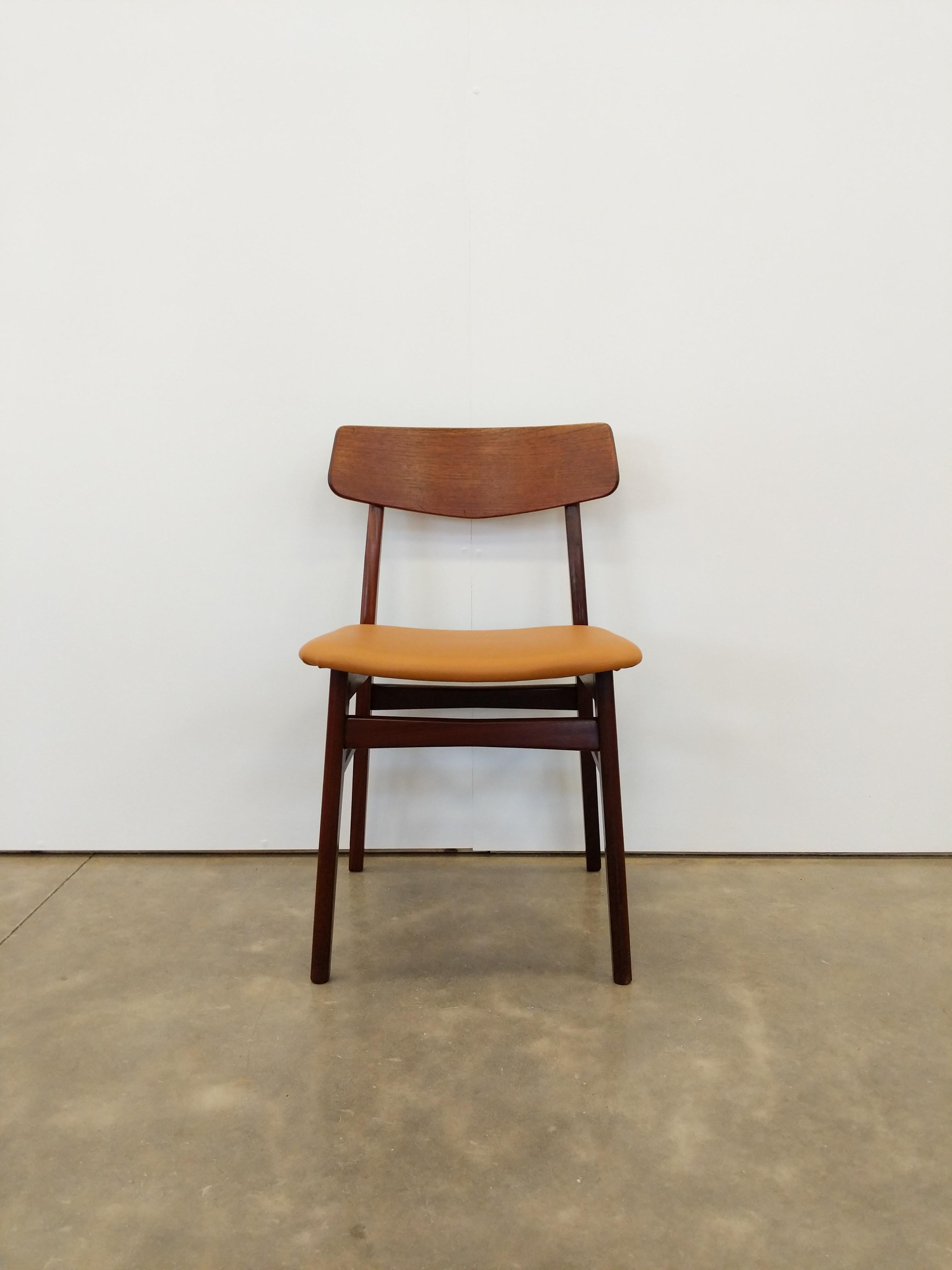 20th Century Vintage Danish Mid Century Modern Dining Chair For Sale