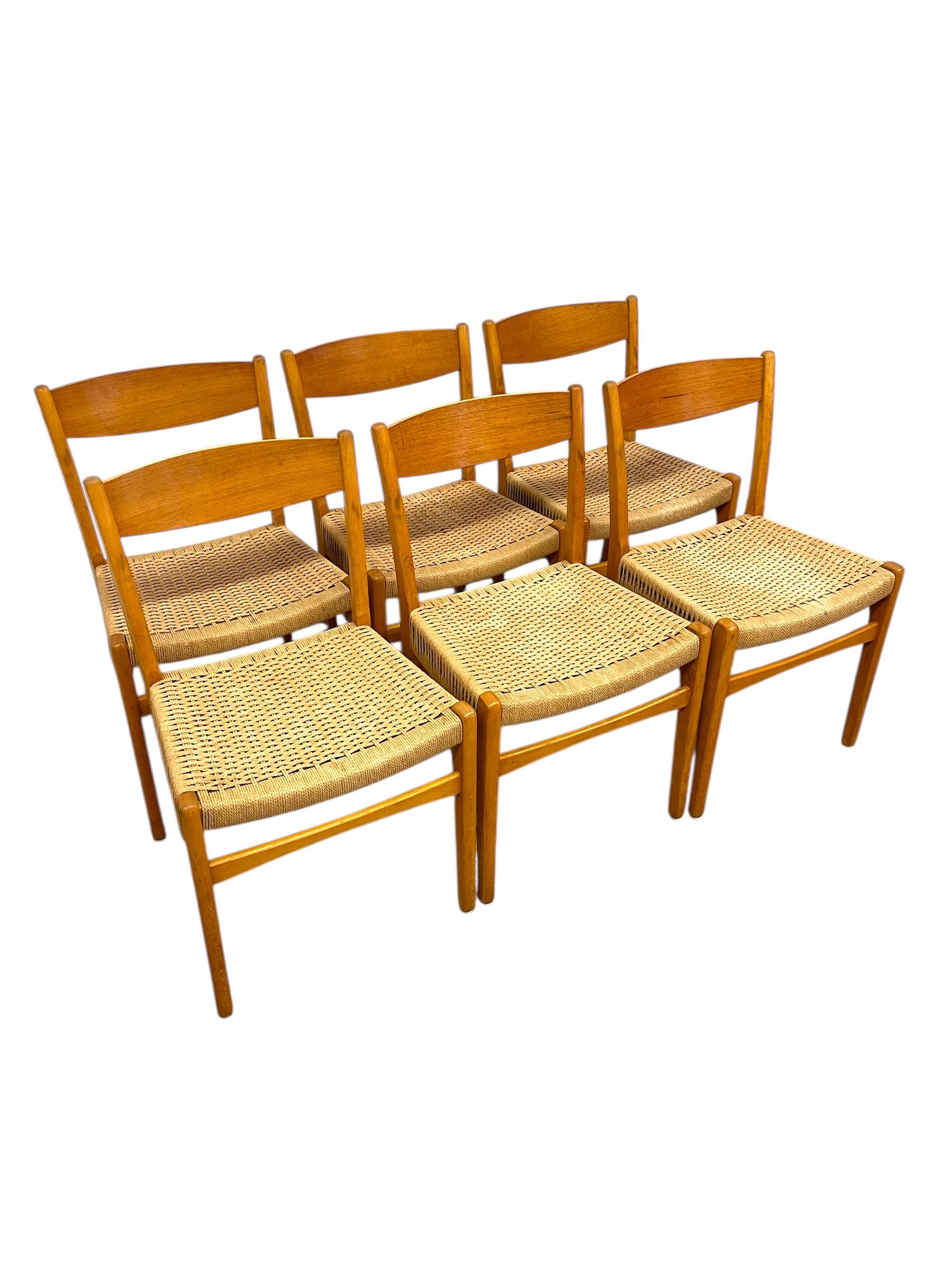Vintage Danish Mid Century Modern Dining Chair Set of 6 by Skovmand & Andersen. (Moderne der Mitte des Jahrhunderts) im Angebot