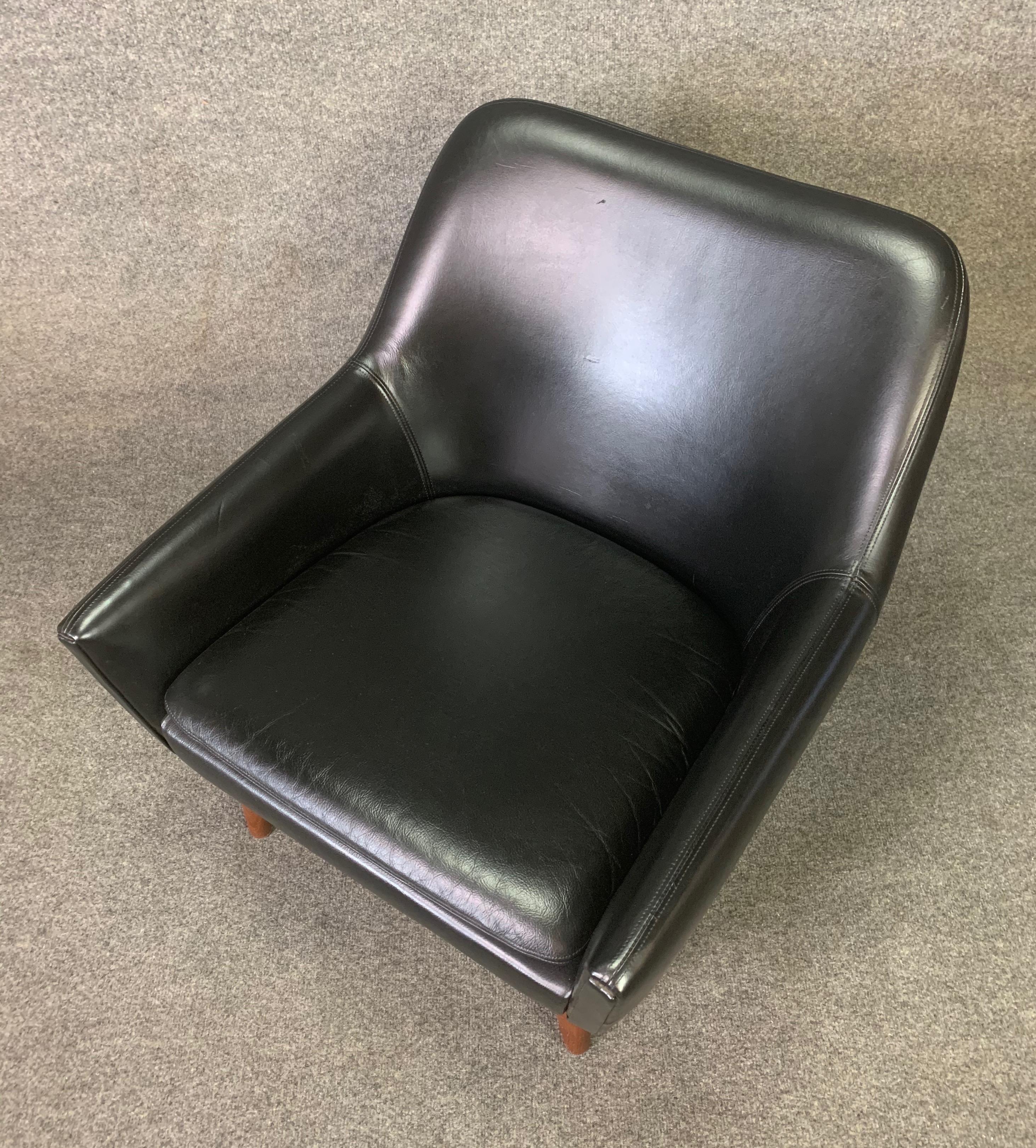 Here is a beautiful 1960s Scandinavian Modern easy chair recently imported from Denmark to California.
This elegant chair, with its organic lines, features a leather seat which has been professionally reconditioned and shows very well. The chair