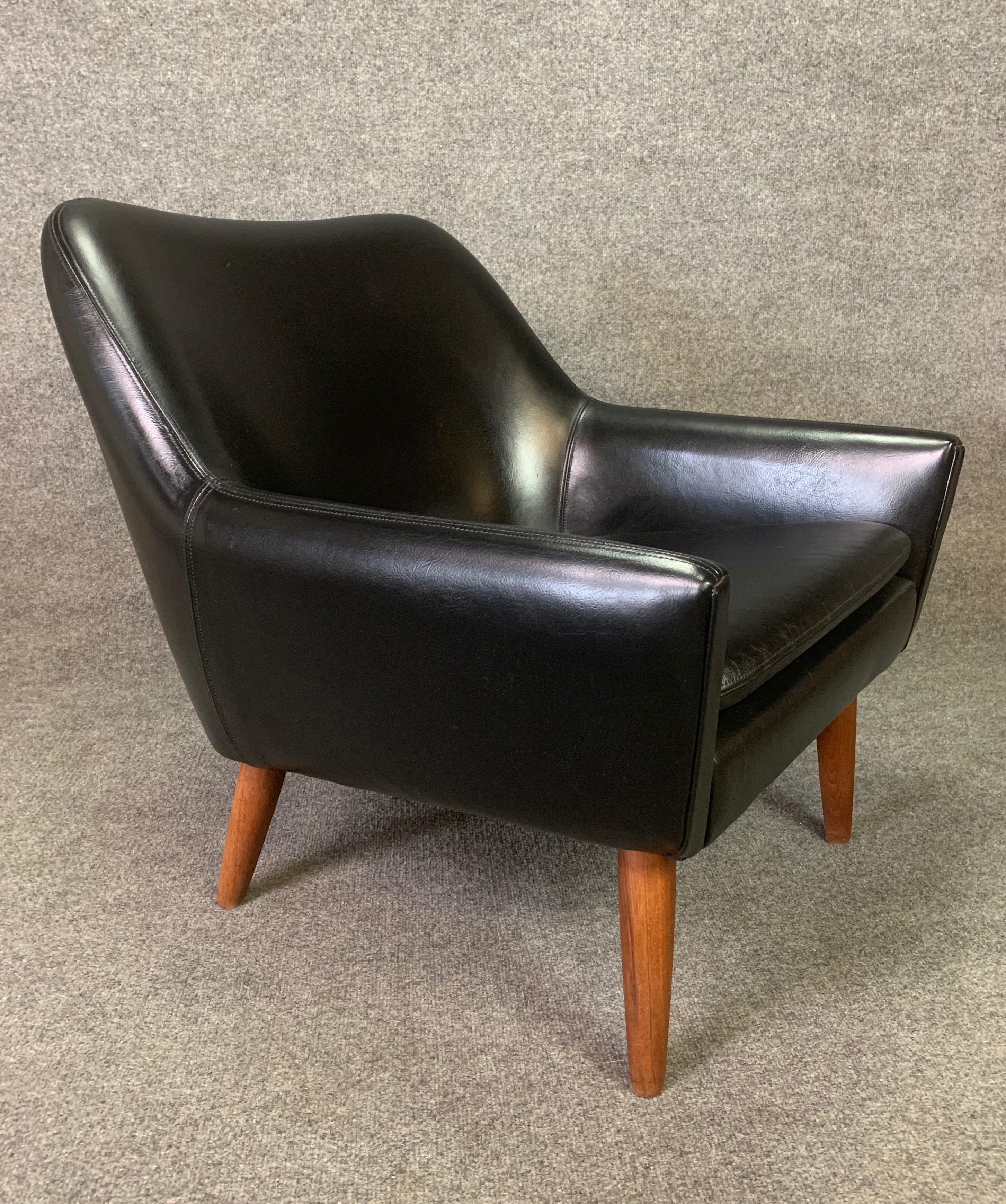 Hand-Crafted Vintage Danish Mid-Century Modern Leather and Teak Lounge Chair For Sale