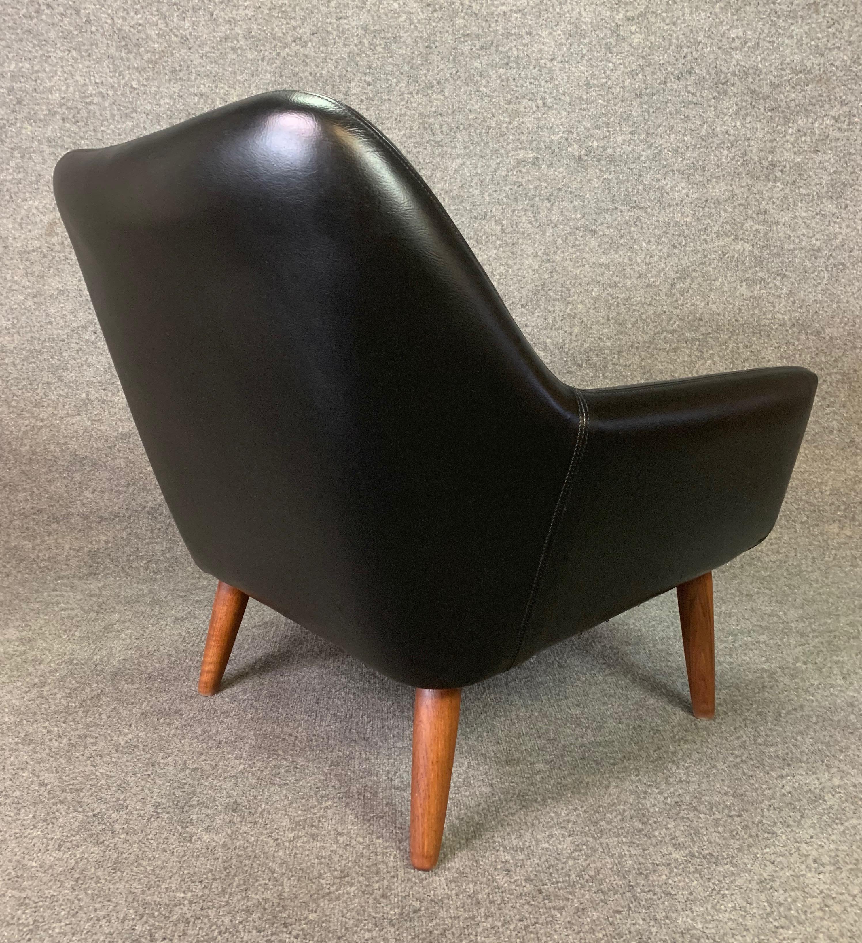 Vintage Danish Mid-Century Modern Leather and Teak Lounge Chair For Sale 1