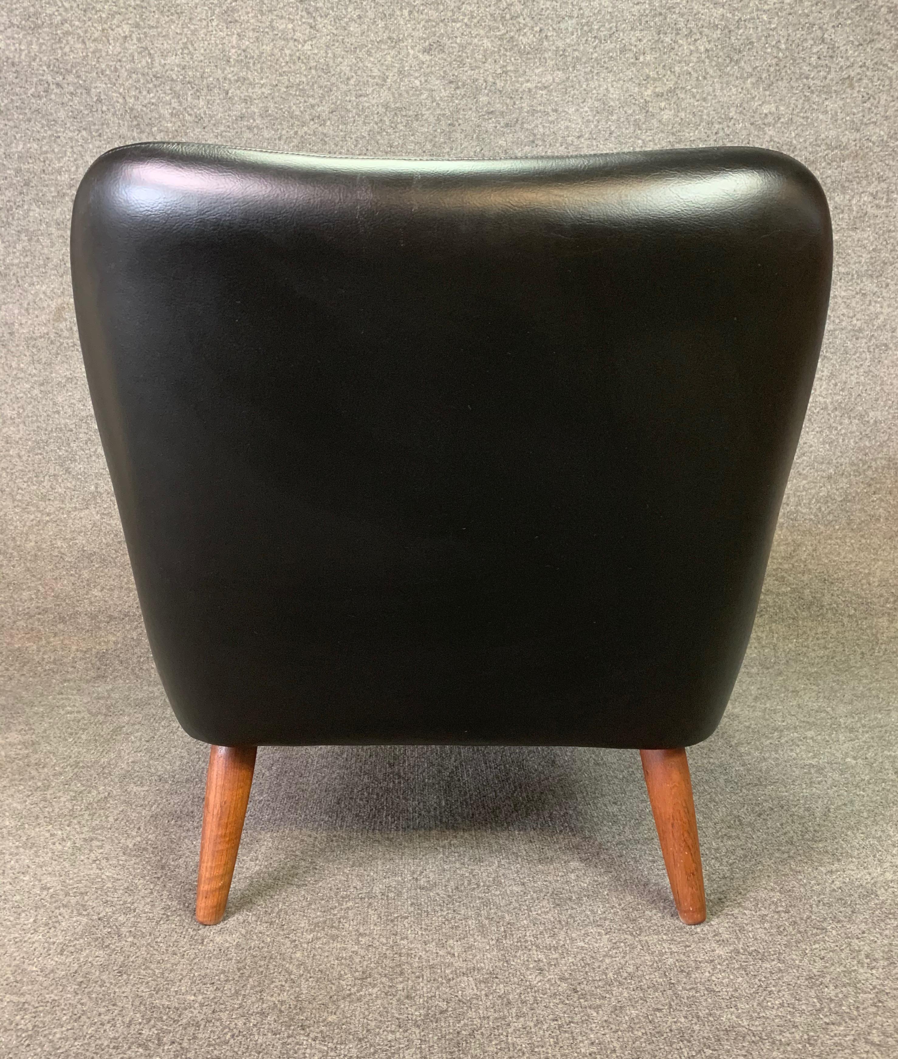 Vintage Danish Mid-Century Modern Leather and Teak Lounge Chair For Sale 2