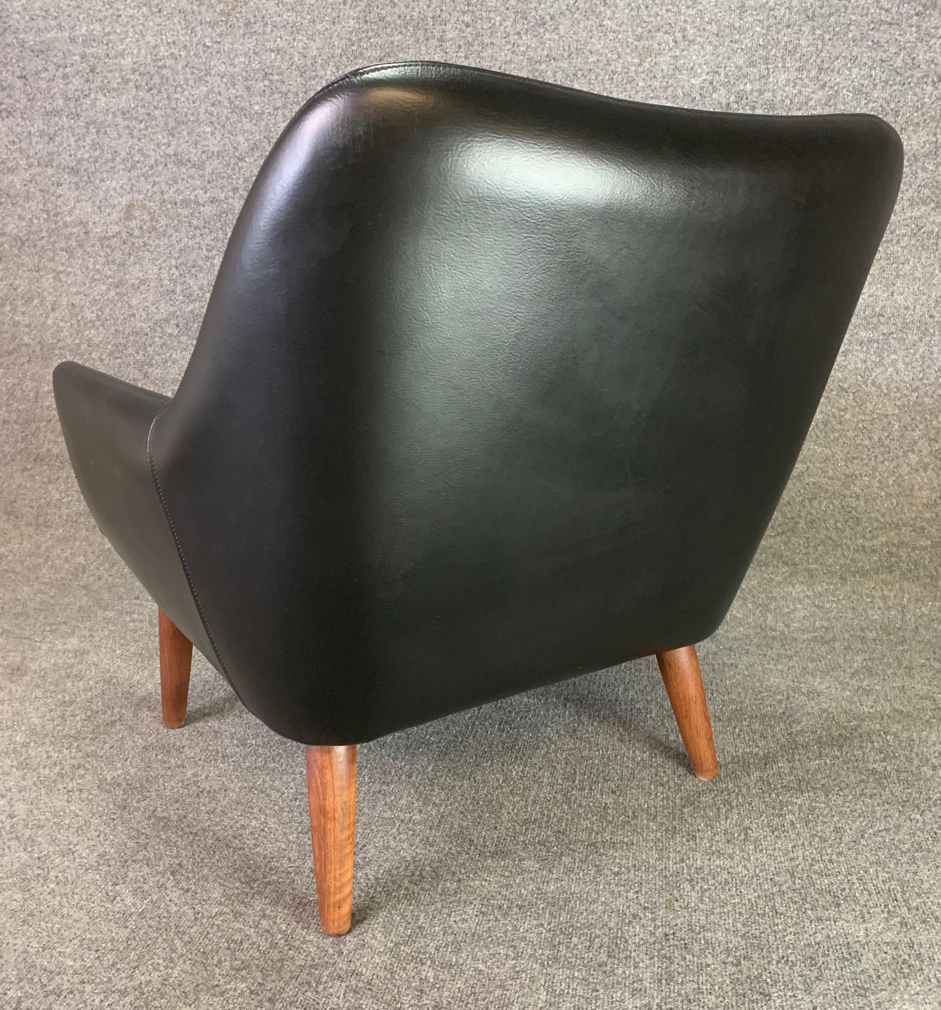 Vintage Danish Mid-Century Modern Leather and Teak Lounge Chair For Sale 3