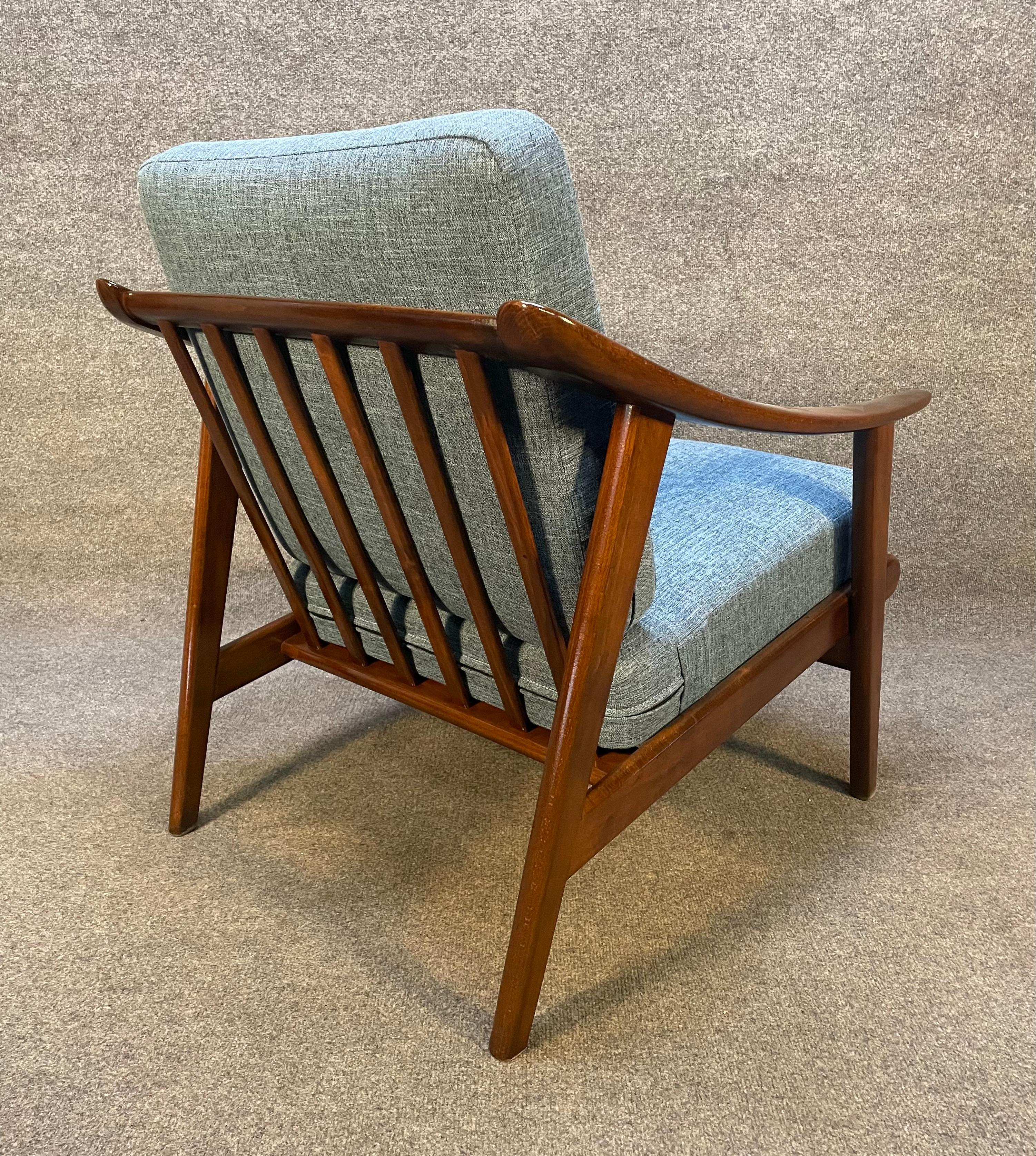 Mid-20th Century Vintage Danish Mid Century Modern Lounge Chair in the Manner of Folke Ohlsson For Sale