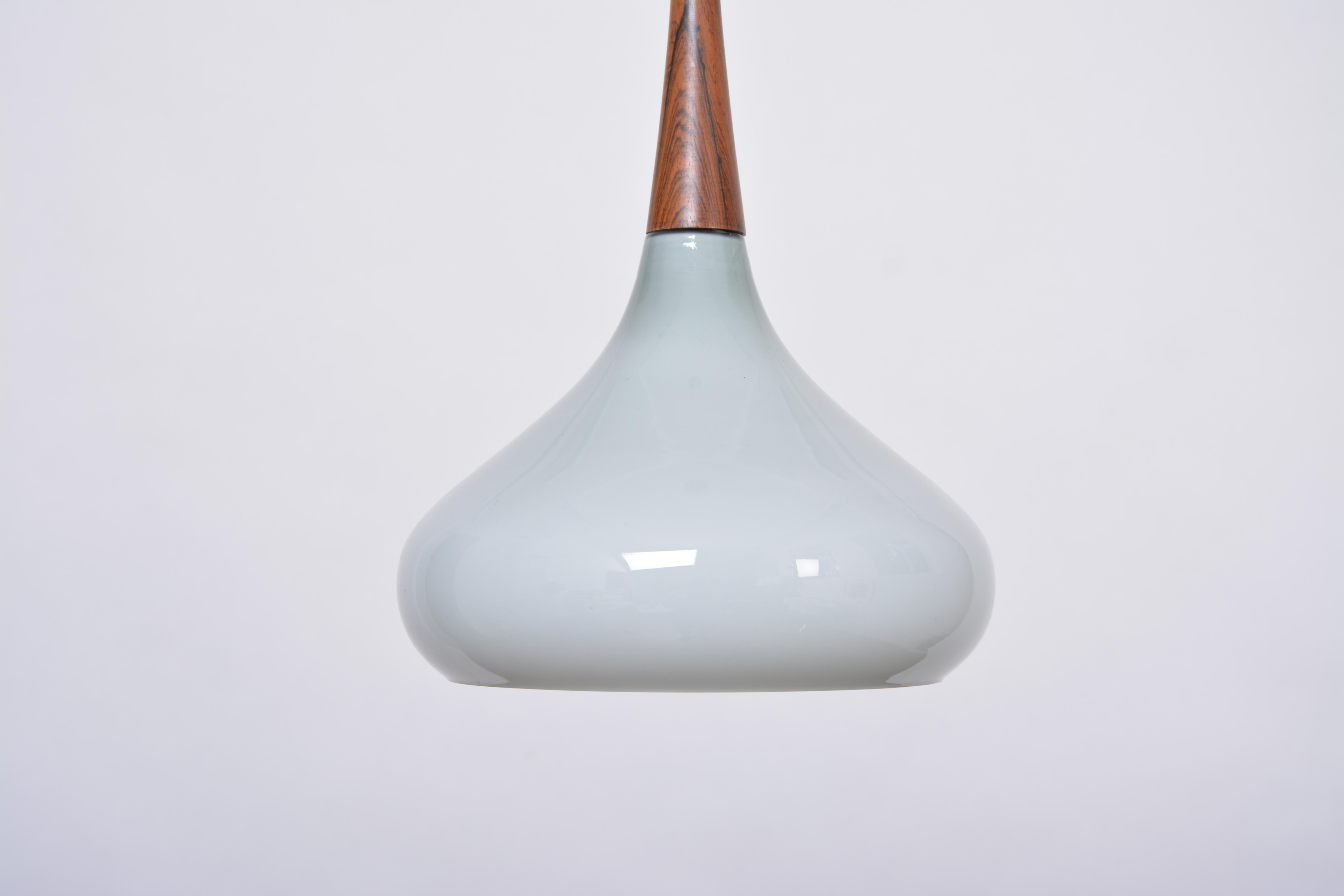 Vintage Danish Mid-Century Modern pendant Lamp in Opaline glass by Holmegaard For Sale 5