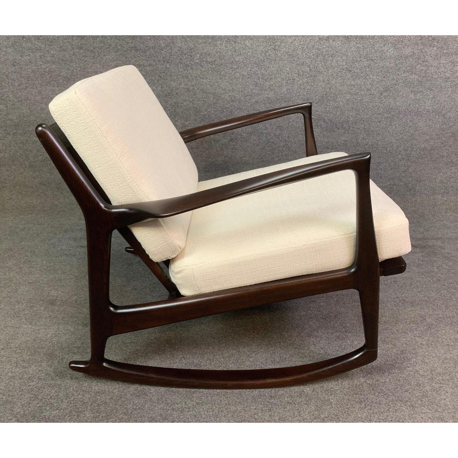 Vintage Danish Mid-Century Modern Rocking Chair by Kofod Larsen for Selig For Sale 1
