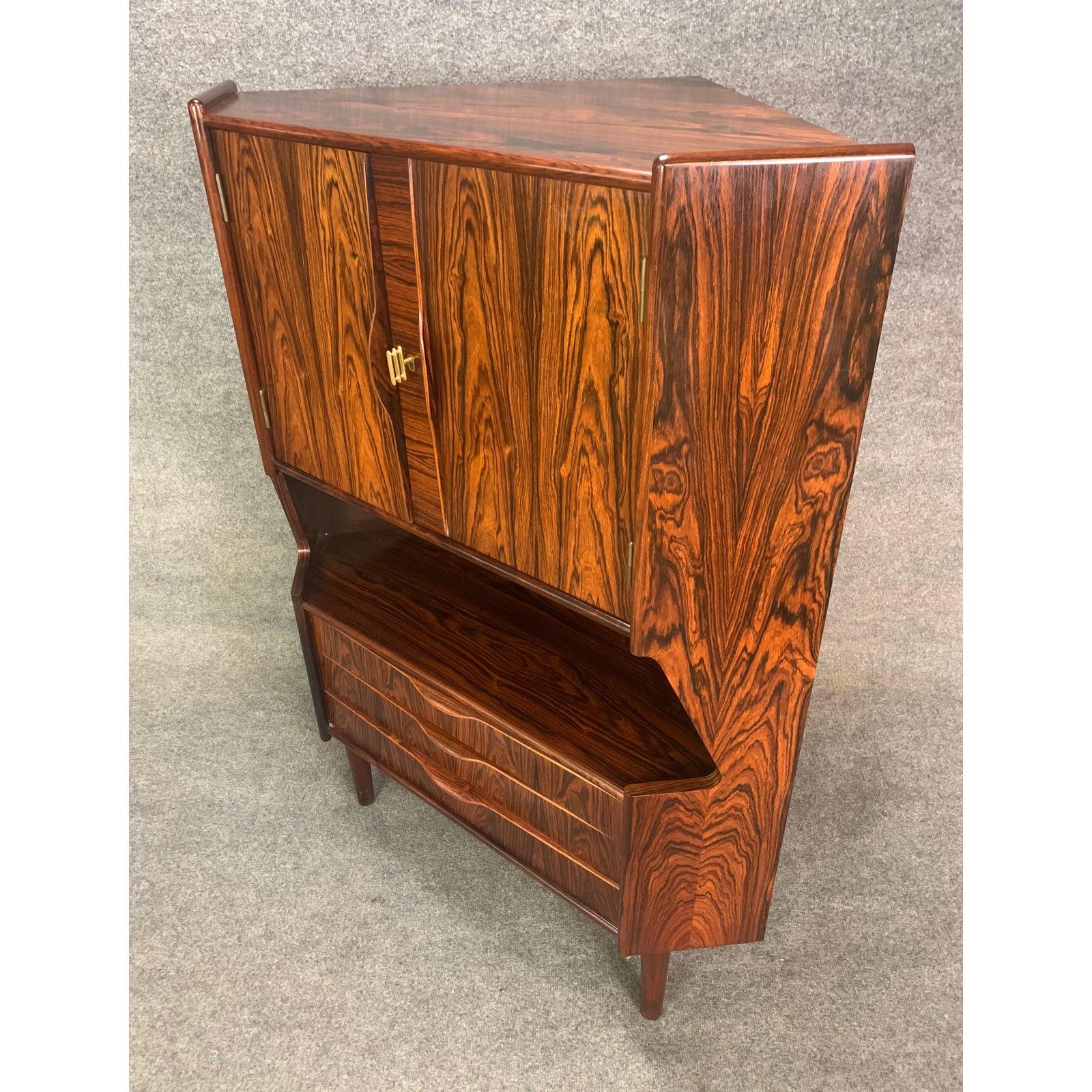 Vintage Danish Mid-Century Modern Rosewood Bar Corner Cabinet For Sale 2