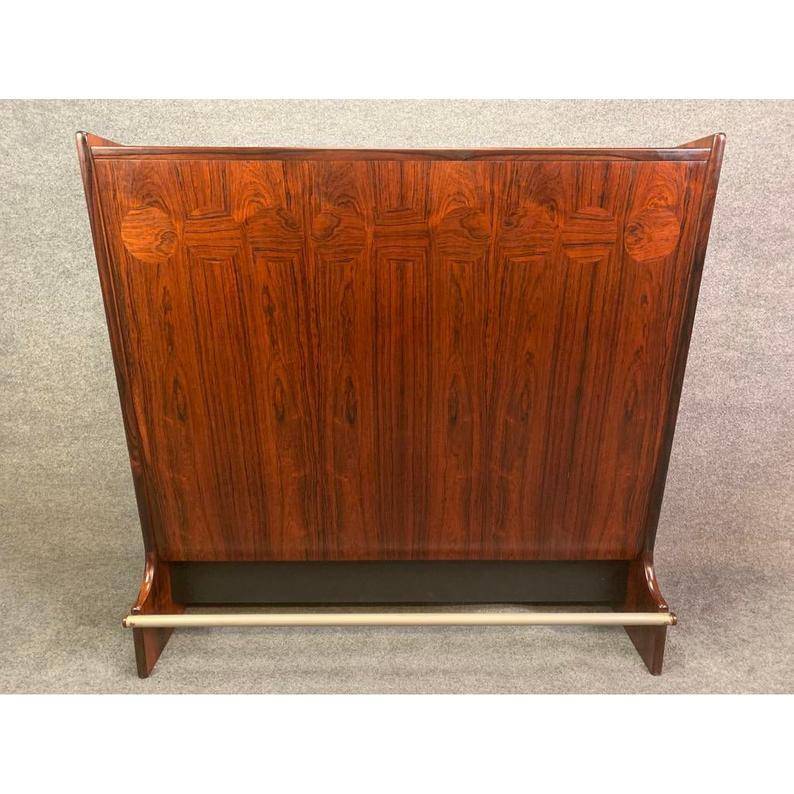 Vintage Danish Mid-Century Modern Rosewood Bar Model Sk 661 by Johannes Andersen In Good Condition For Sale In San Marcos, CA