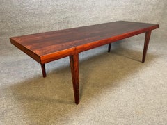 Table basse danoise moderne du milieu du siècle dernier par Severin Hansen